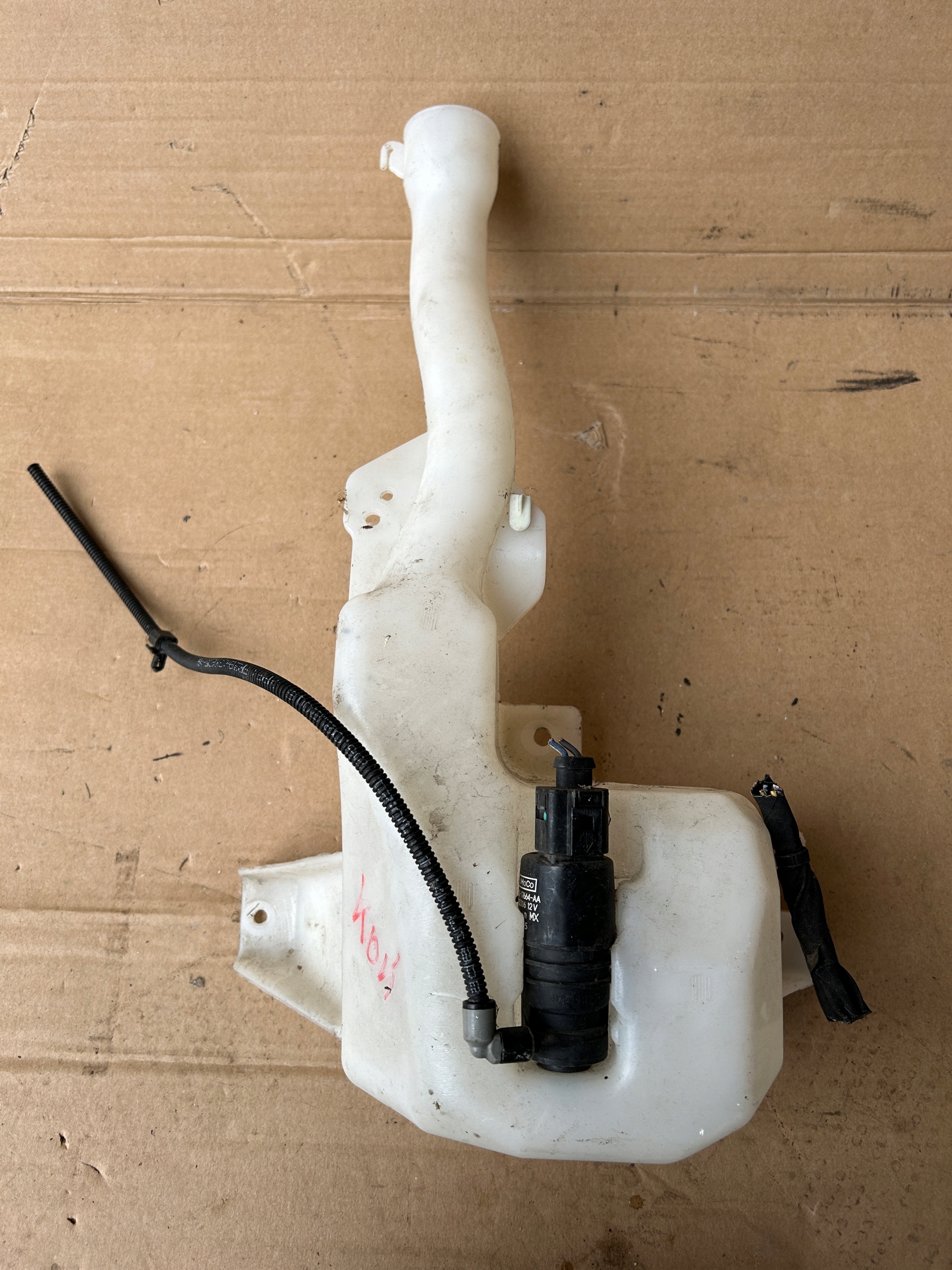 БАЧОК ОМИВАЧА MUSTANG VI FR3V-17B613-AC