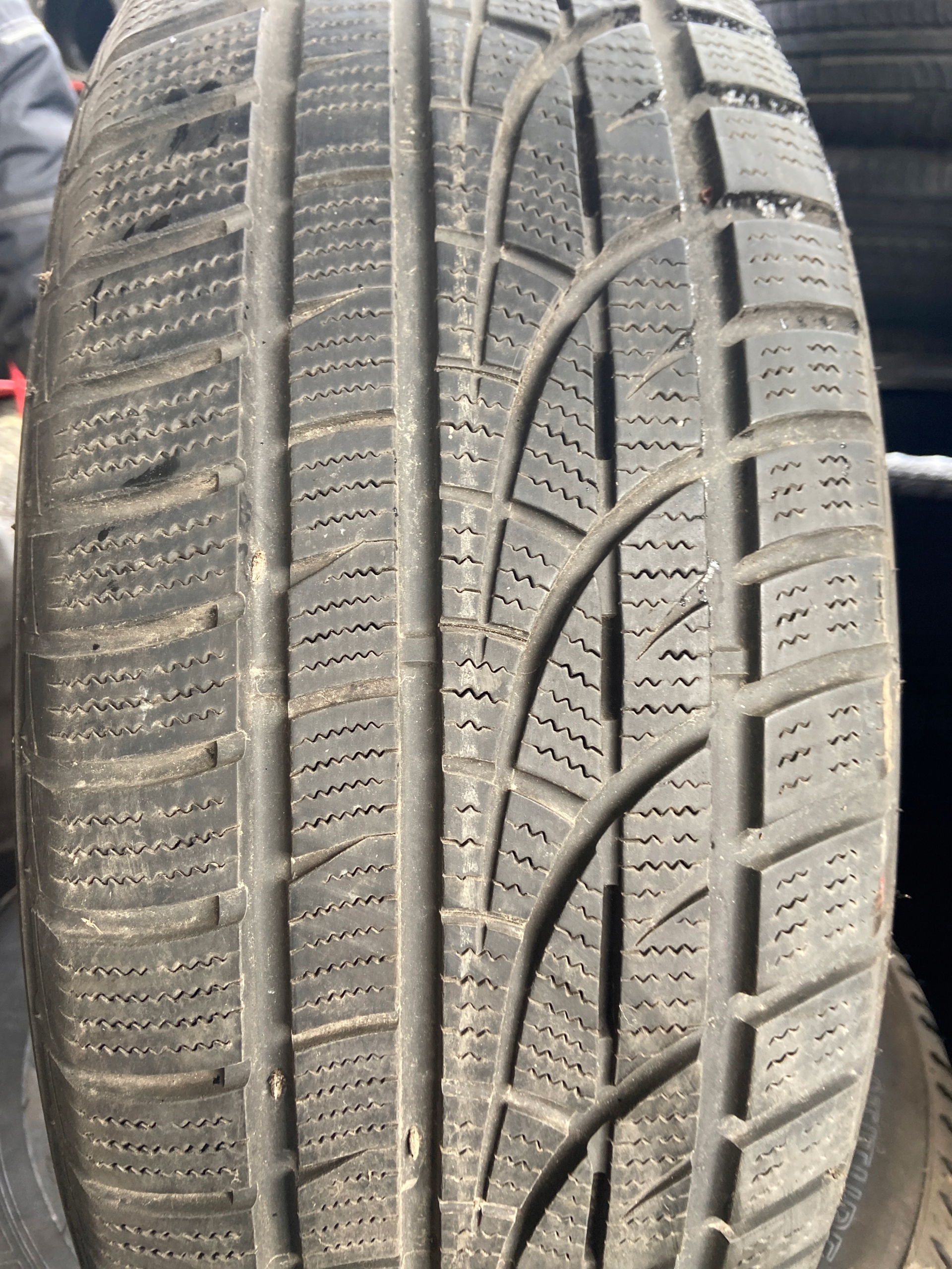 235 / 60R17 Hankook Winter icept evo