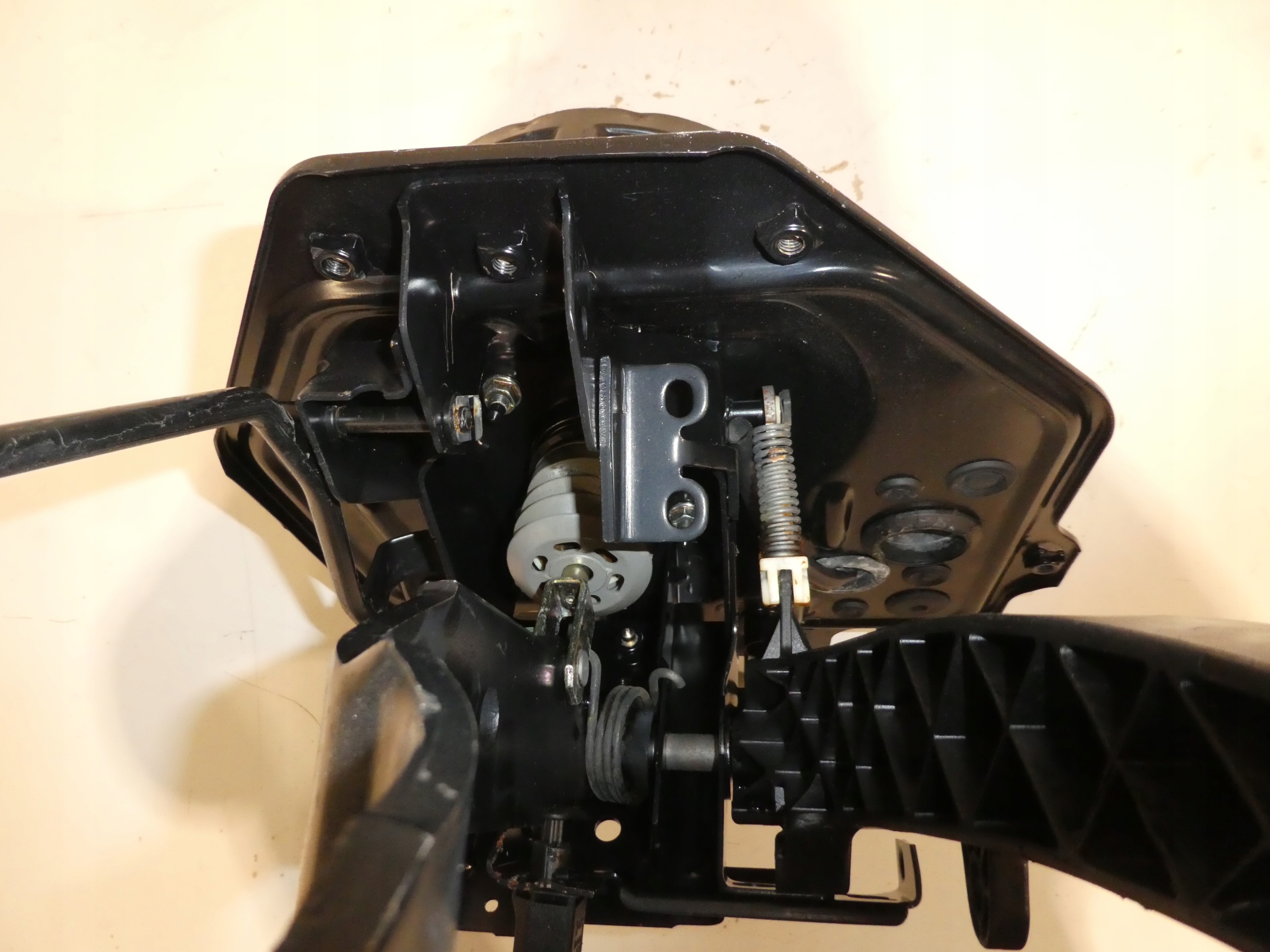 SERVO PUMPA KOČNICE VW T4 2.5 TDI 701612101K