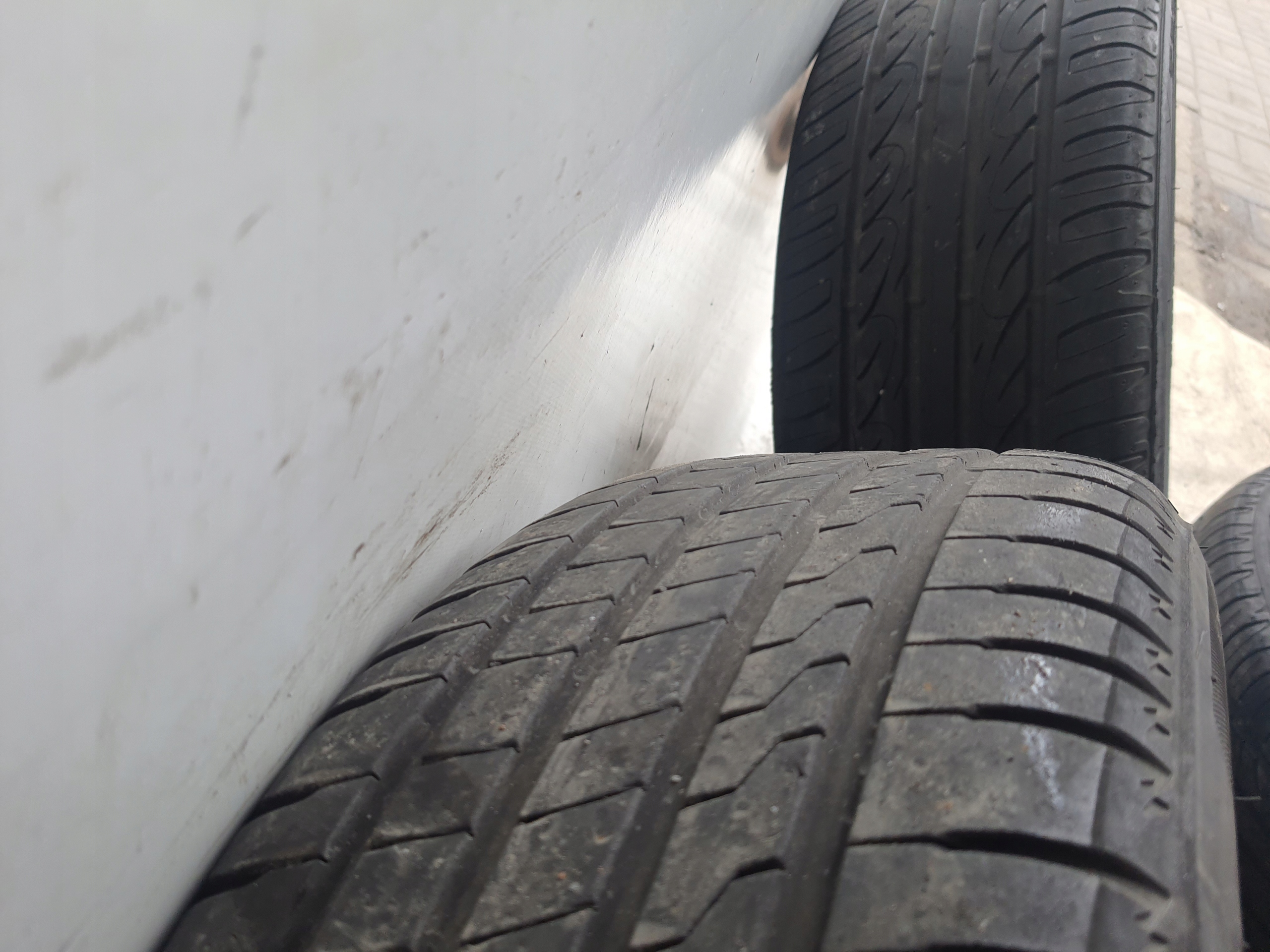 VOLVO C30 LIFT 09-12 discs + tyres 205/5516