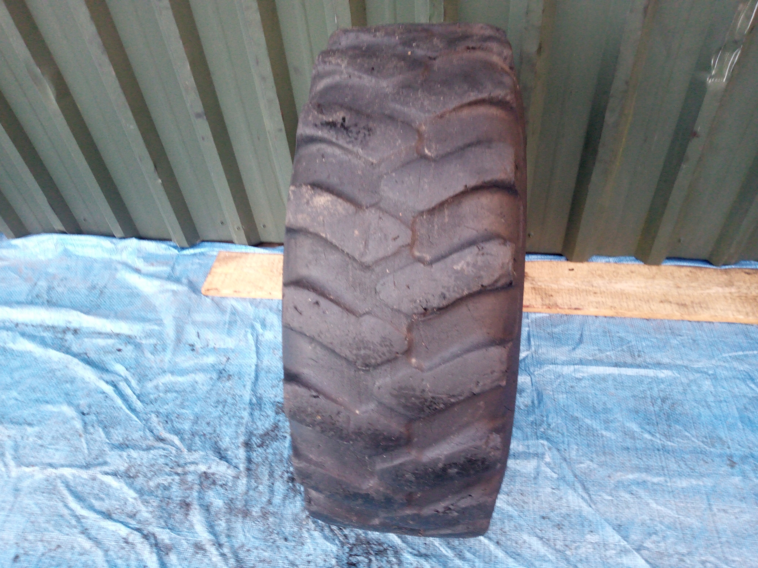 ШИНА BKT 12.5 12.5 - R 18 MP 570