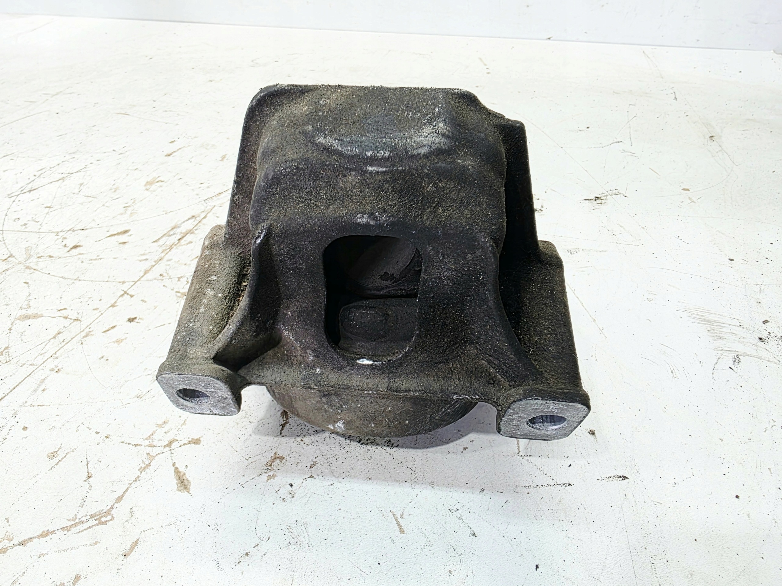 engine mount without of the sensor AUDI A4 B8 A5 8T Q5 8R 8R0199381A