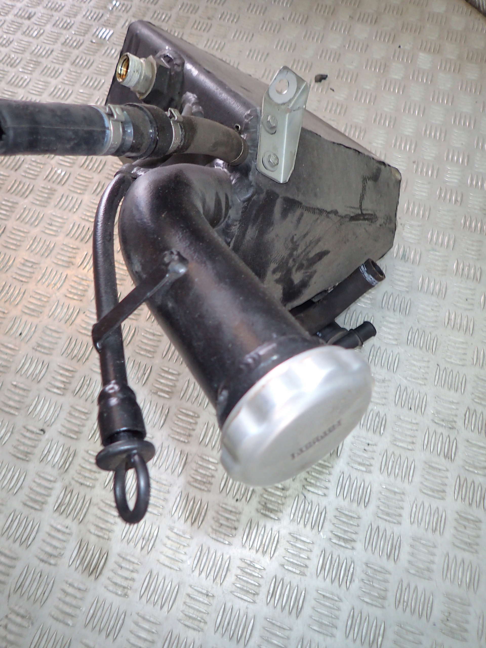 FERRARI 612 F137 ZBIORNIK OLEJU KOREK Car type Passenger cars