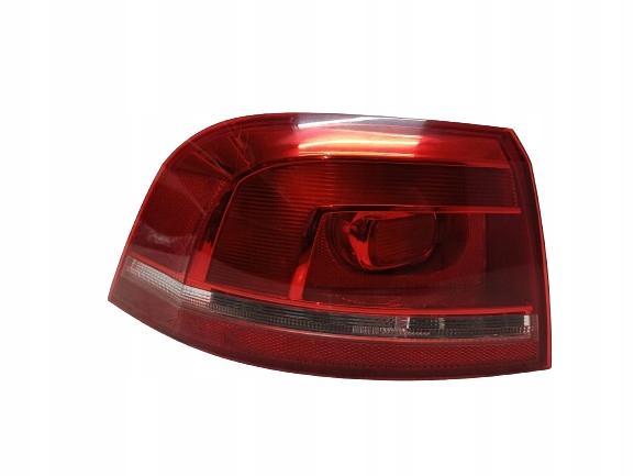 VW PASSAT B7 10- KOMBI LAMPA LEWA TYŁ 3AF945095E