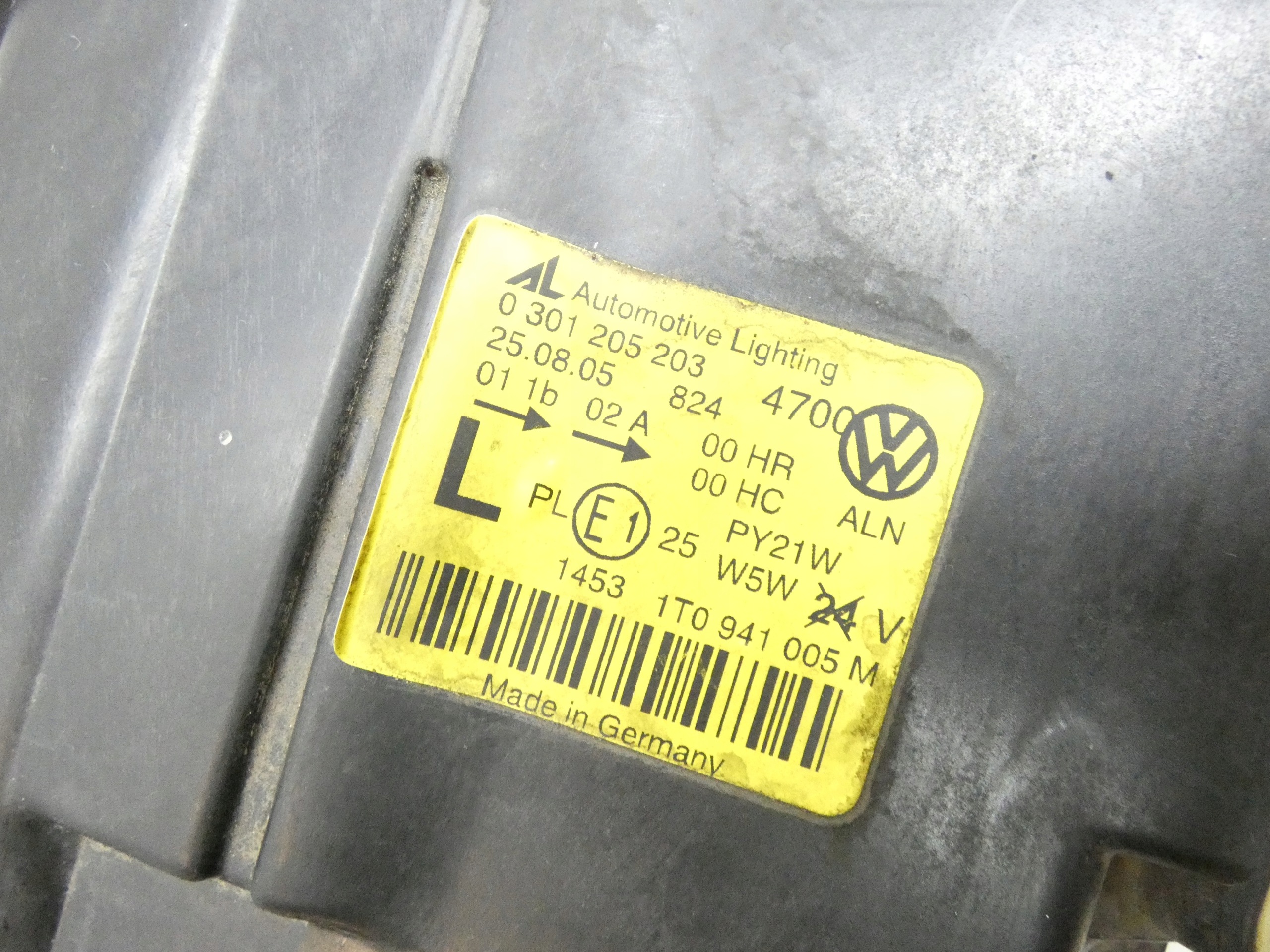 light left front front VW TOURAN and 1T 03-06 1T0941005M original EU