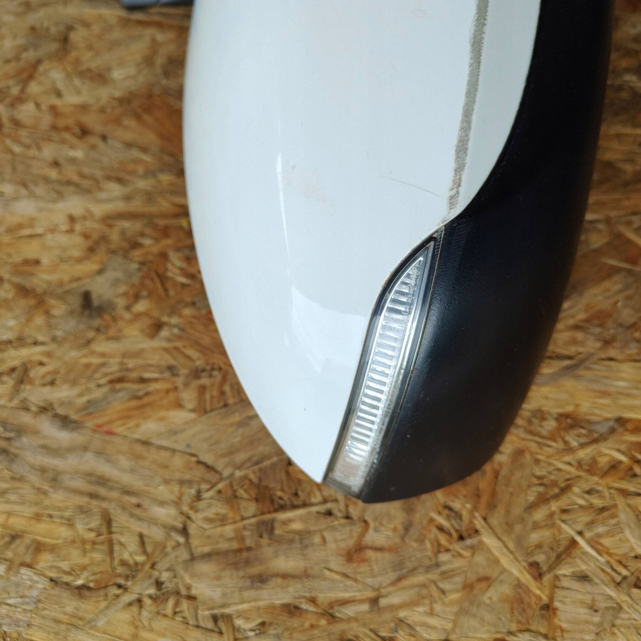 Hyundai Ioniq 4 mirror right side
