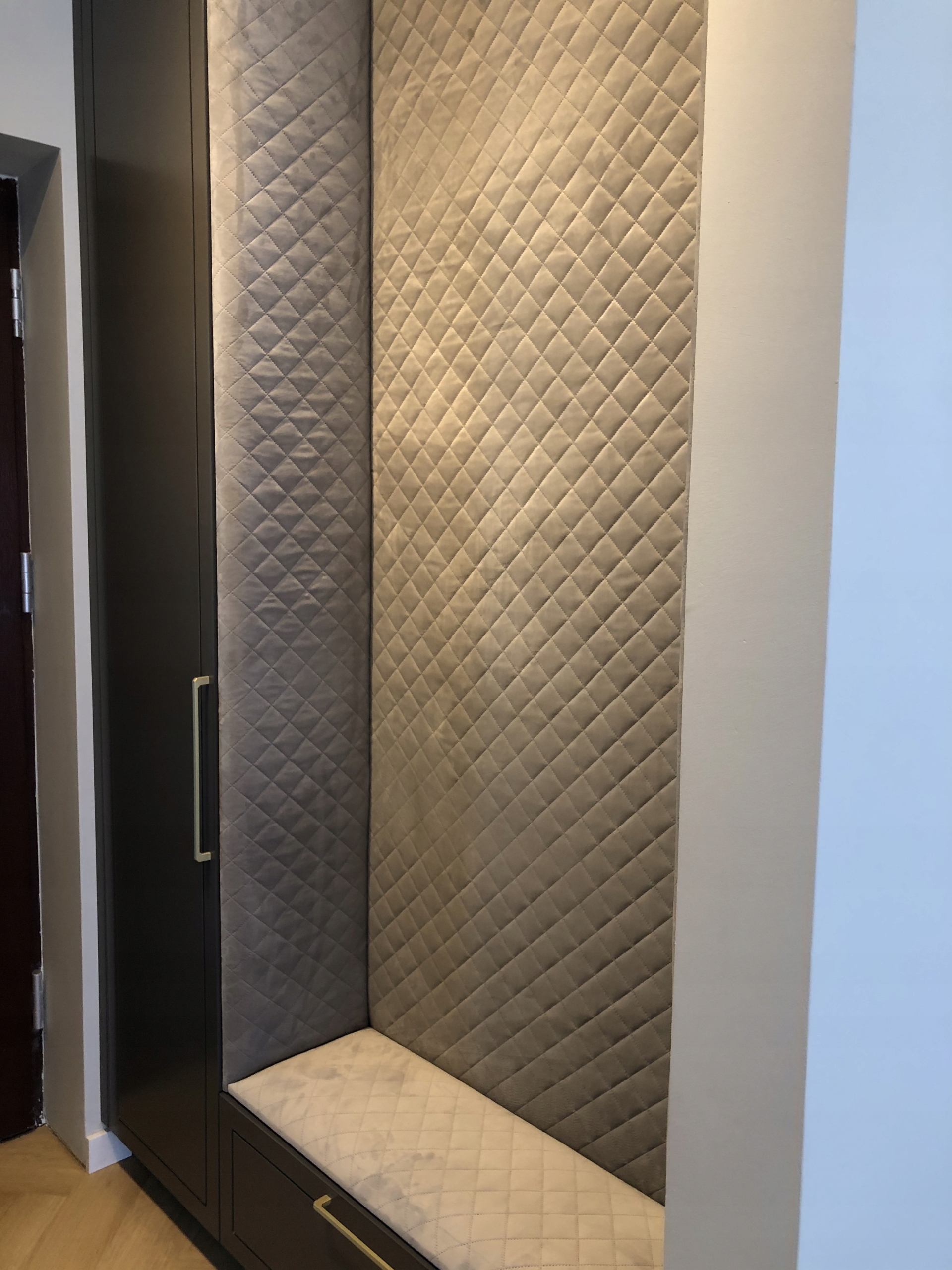 PANEL ŚCIENNY TAPICEROWANY 40x65 Premium Cechy dodatkowe gładki powłoka hydrofobowa