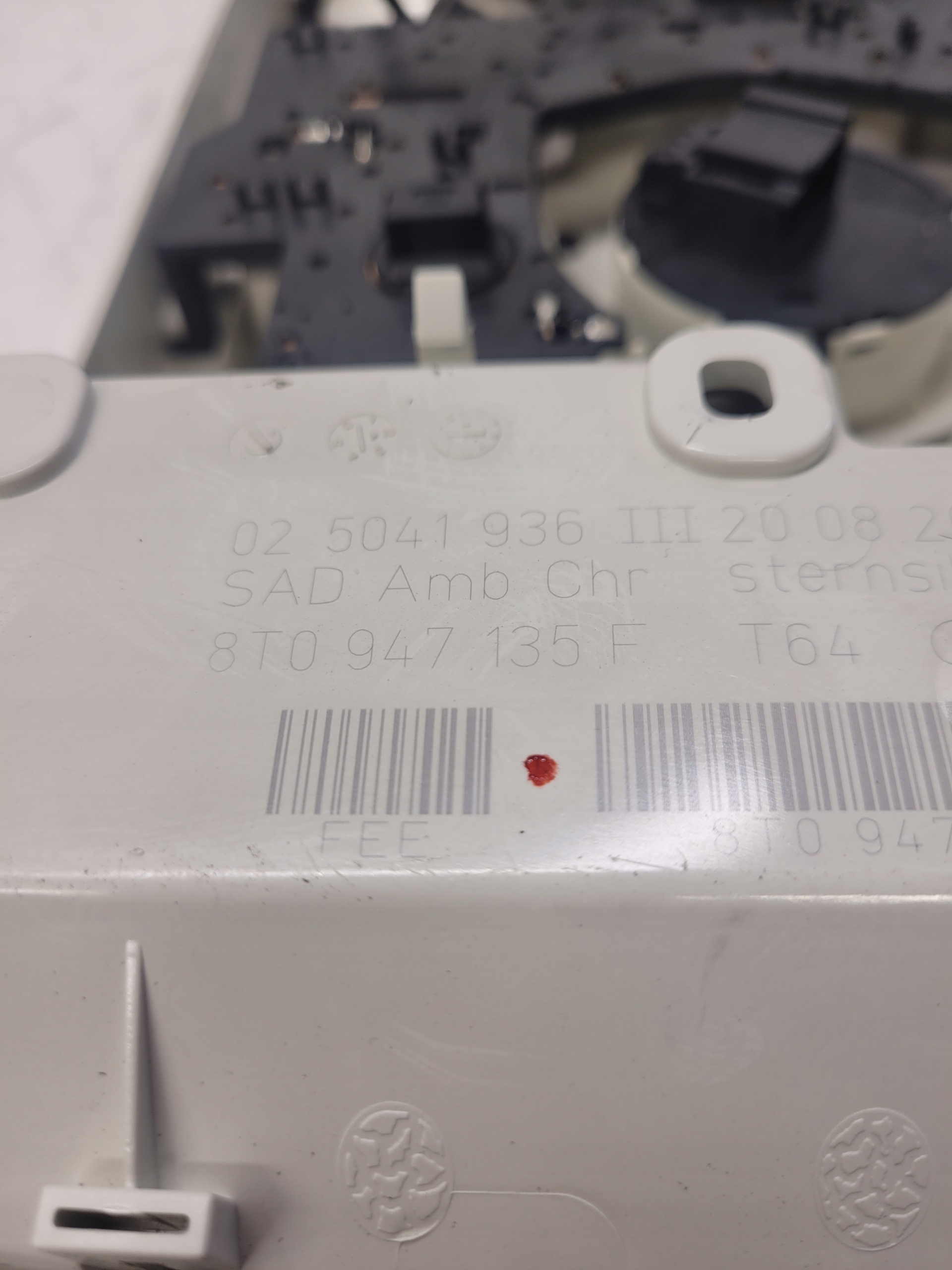 light OSWIETLENIE cabs AUDI A4 B8 A5 8T0947135F T64