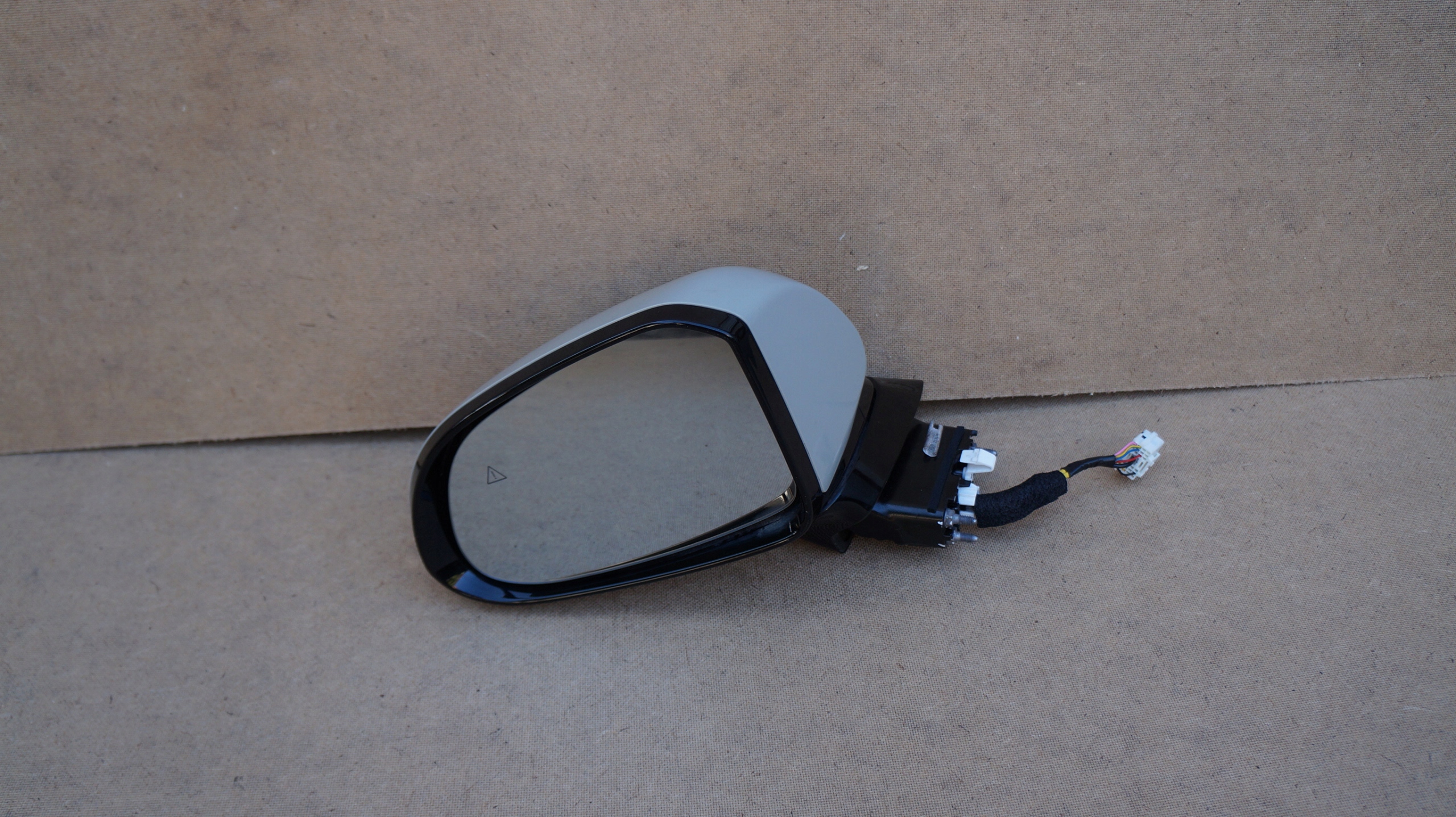 HYUNDAI SANTA FE IV 4 LIFT 20- LUSTERKO LEWE ZEWNĘTRZNE KAMERA 8 PIN EU