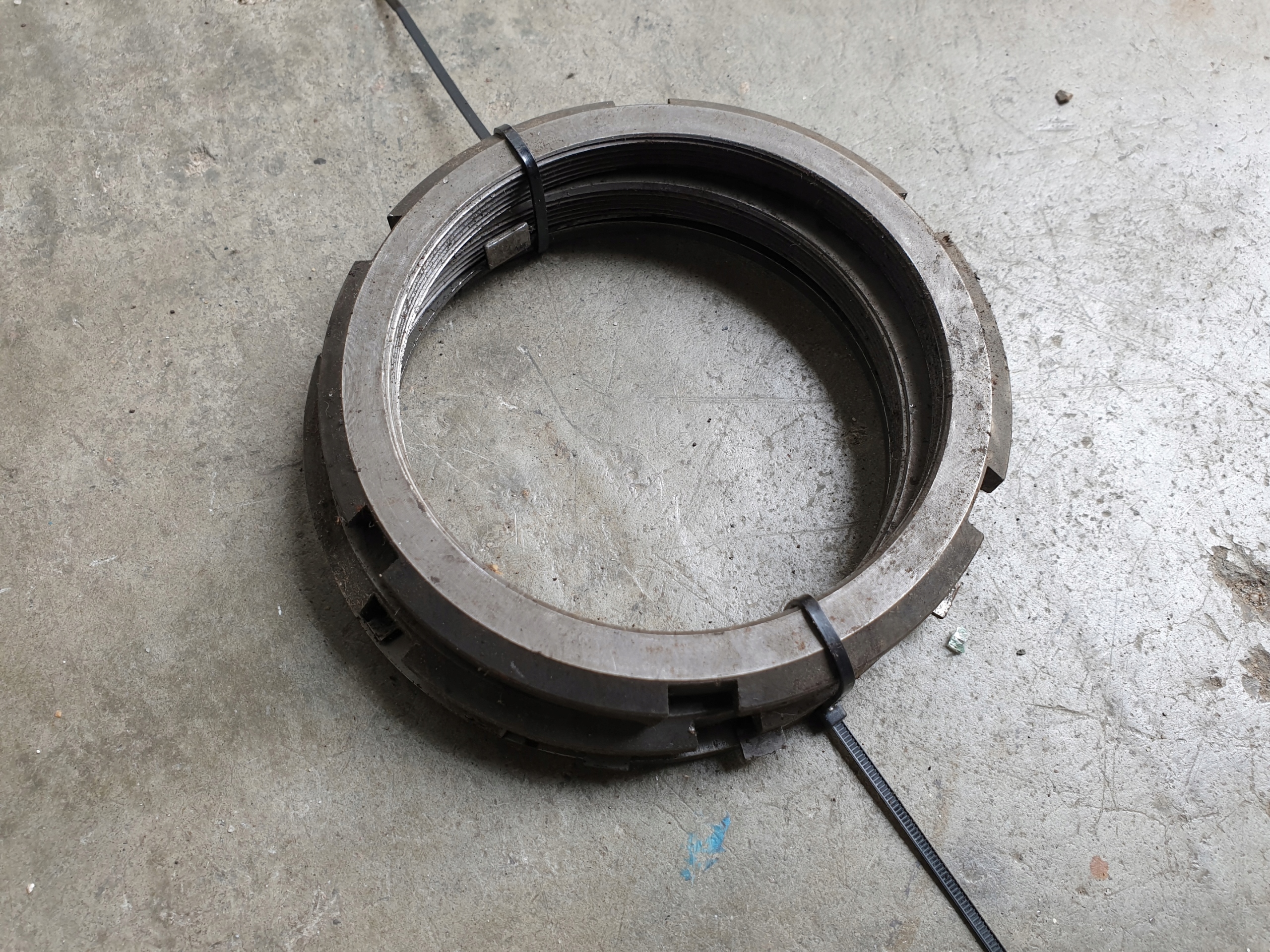 ACTROS AXOR ATEGO ГАЙКА ЗАХИСТ МАТОЧИНИ