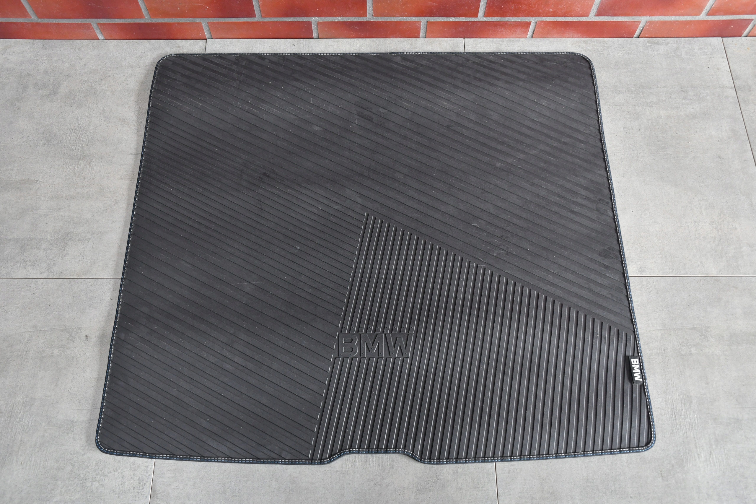 MATA floor boot tyres BMW X2 U10