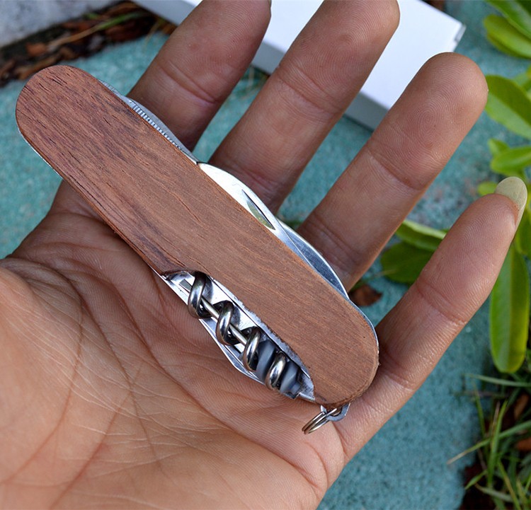 SCYZORYK NÓŻ WIELOFUNKCYJNY 17W1 STAL NIERDZEWNA Model SCD