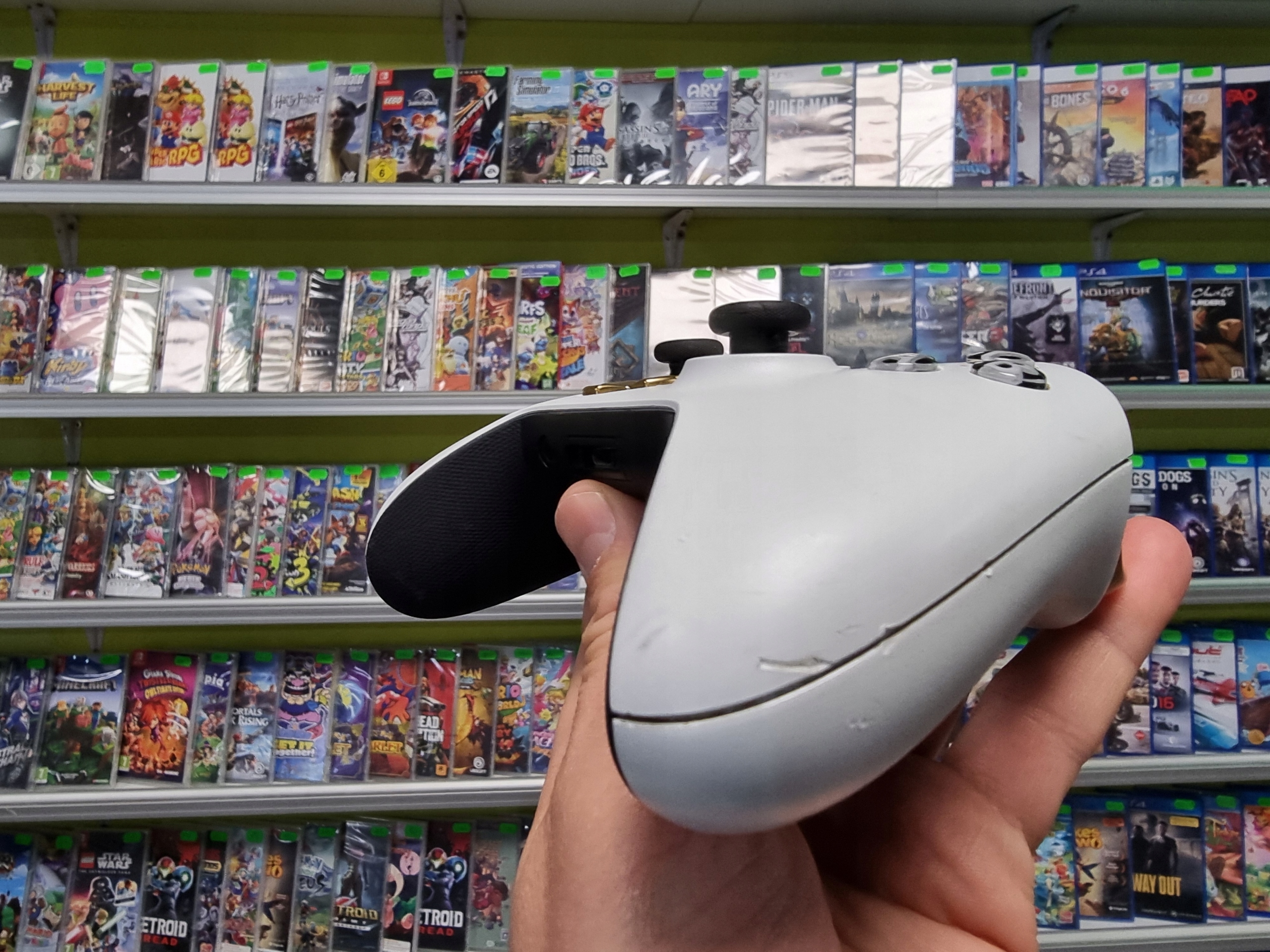 129. ORYGINALNY PAD KONTROLER XBOX ONE SERIES S X LUNAR WHITE GUMOWANE GRIP Kolor biały