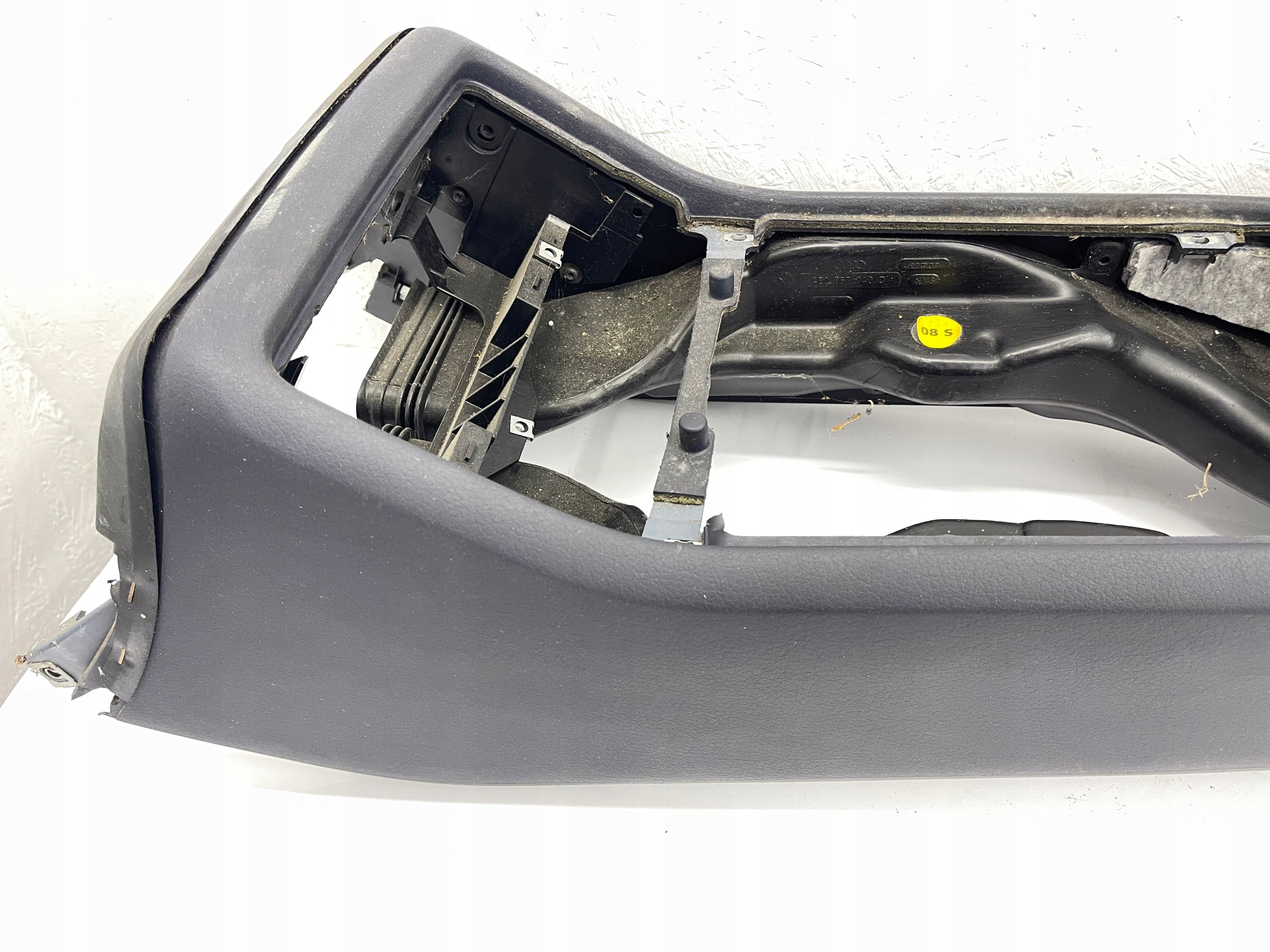 AUDI A8 D3 armrest tunnel central EUROPA