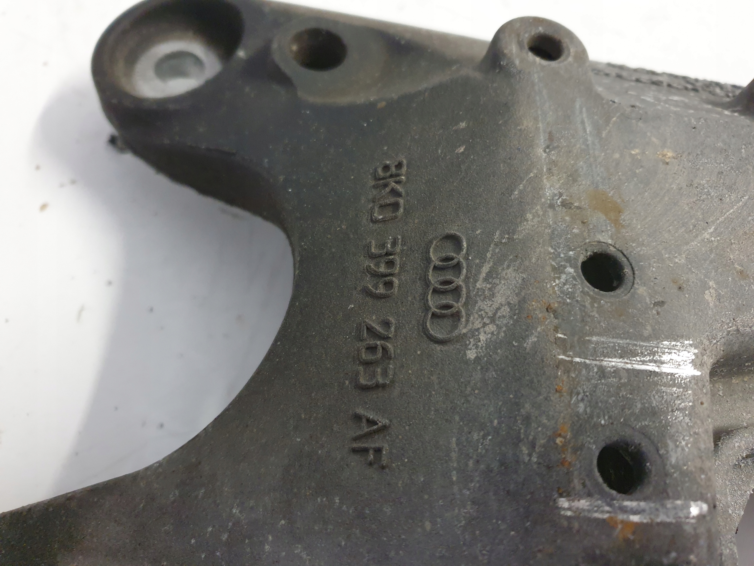 Getriebehalter AUDI A4 B8 A5 2008- 8K0399263AF