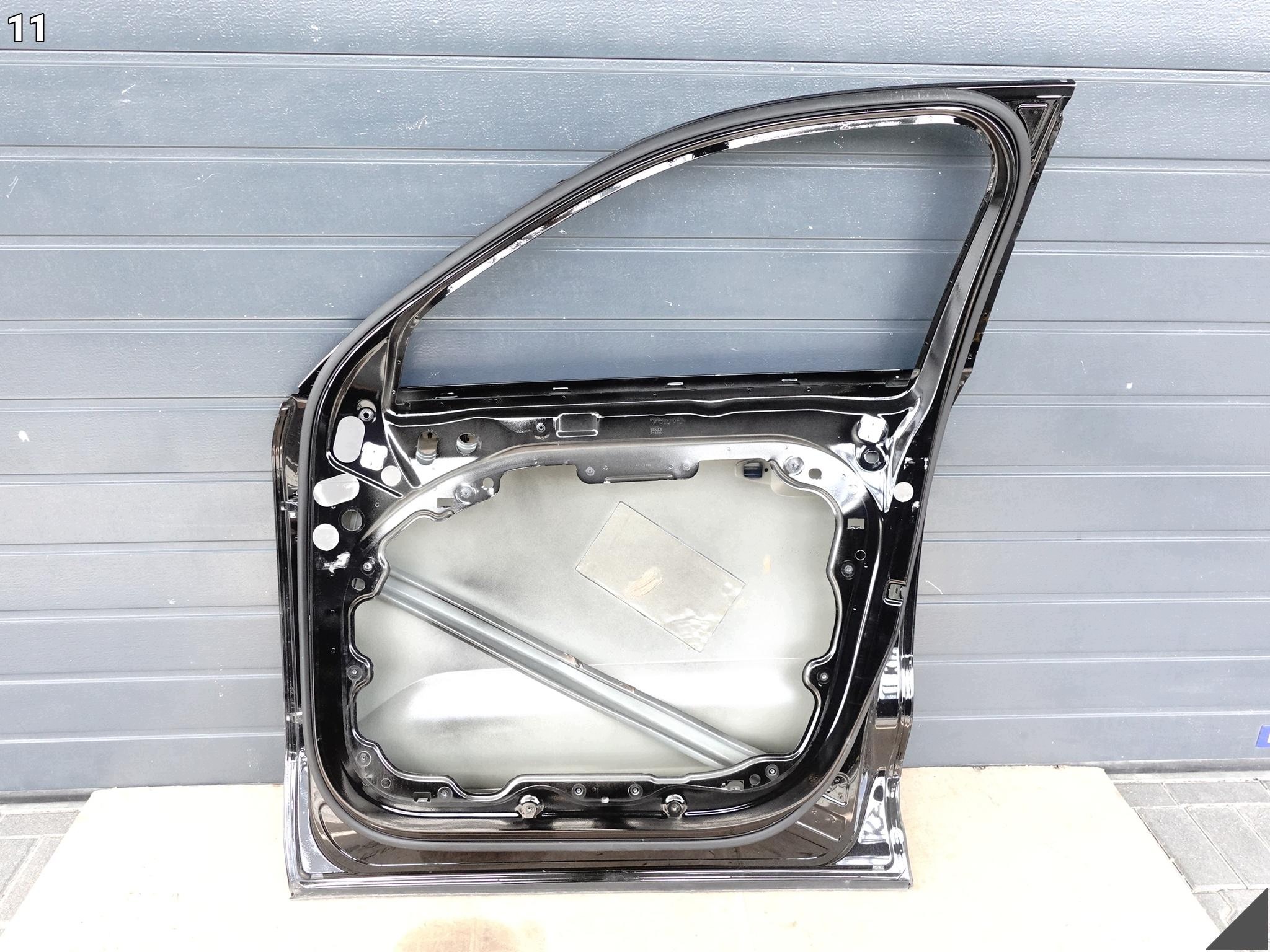 VOLVO XC40 EX40 17- door DOOR front right + moulding