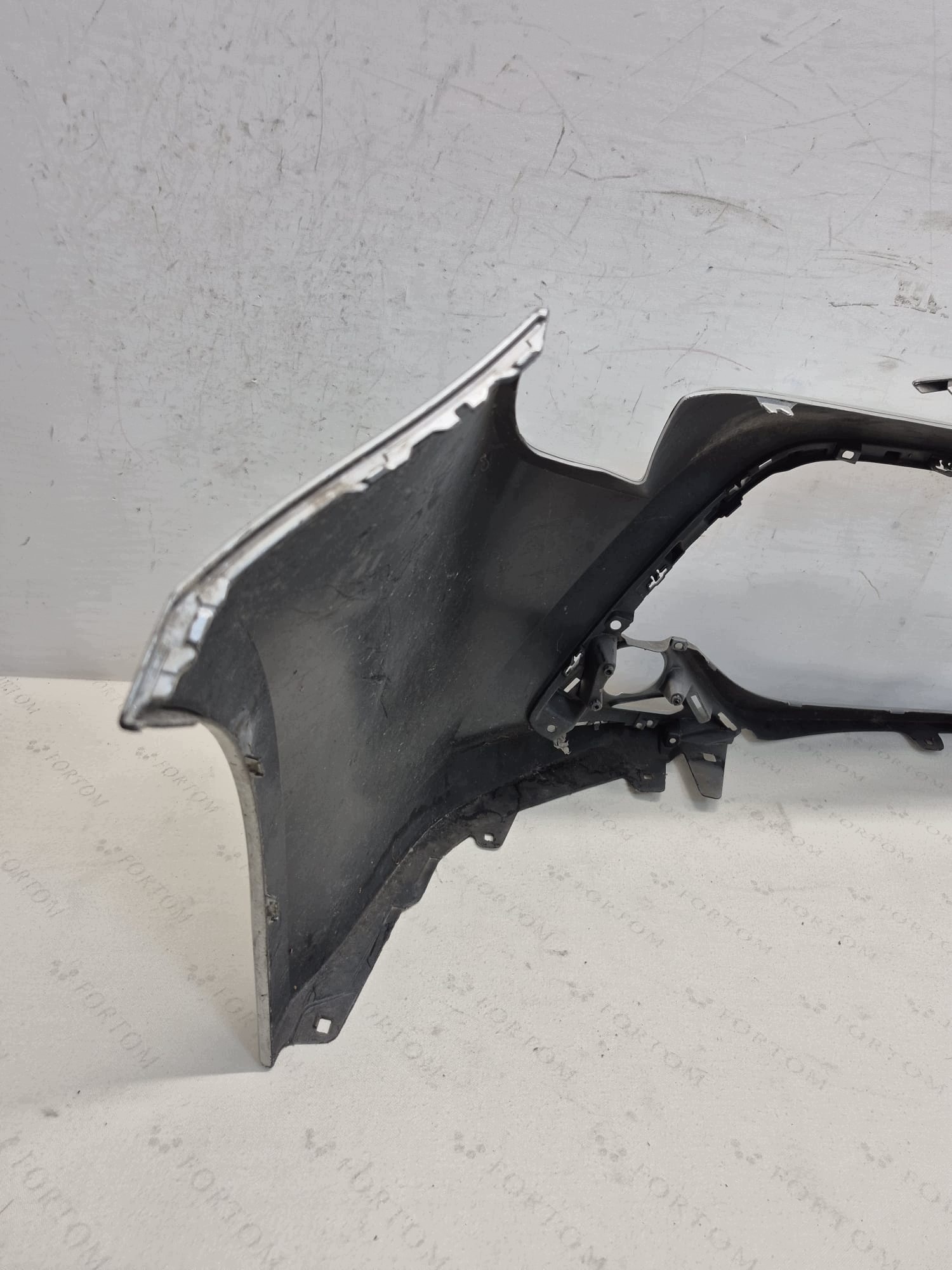TOYOTA COROLLA XII E21 KOMBI HB bumper front front 52119-02P40