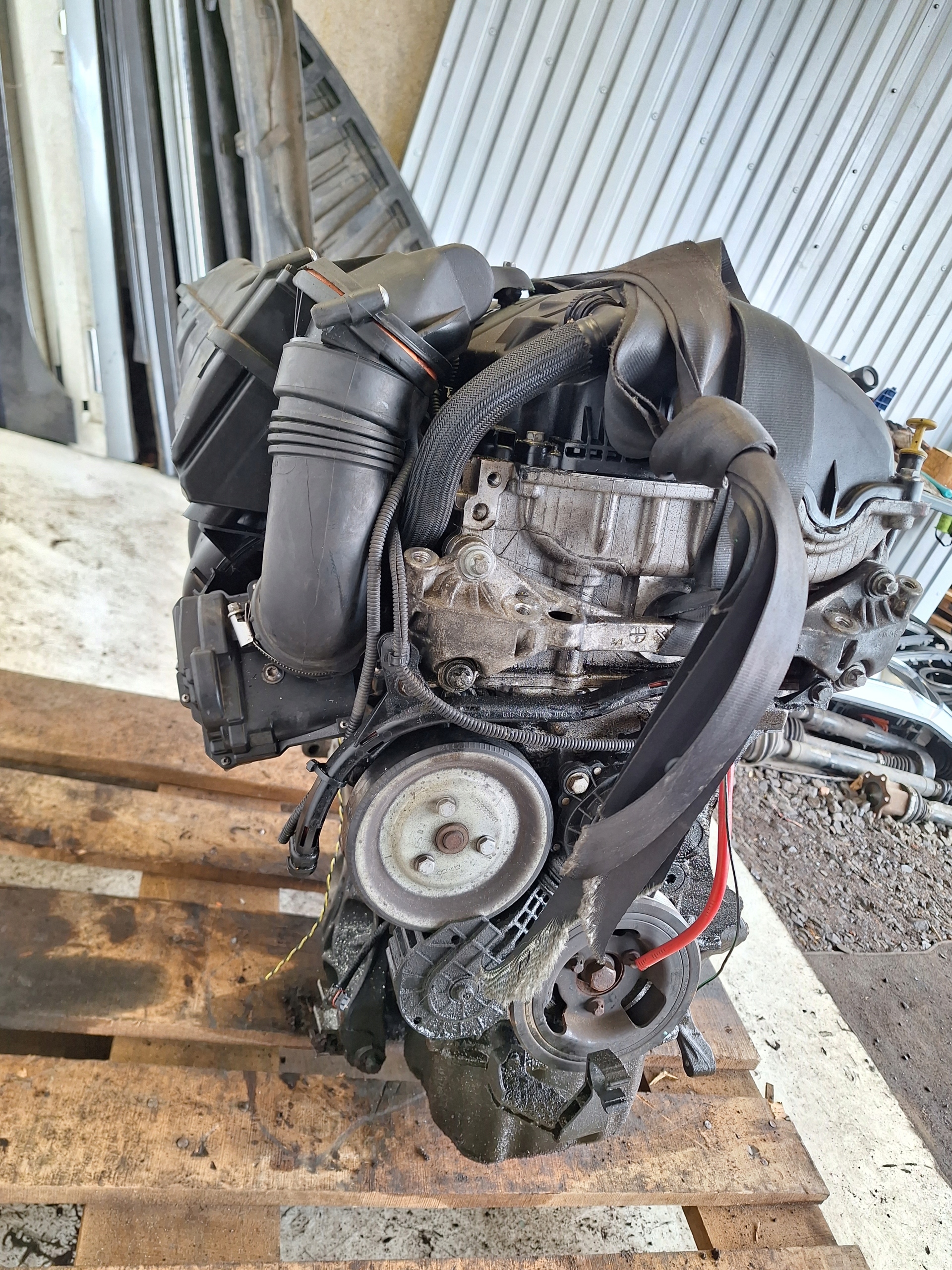 MINI COOPER 1.6 16V 120KM 90KW engine 16V N16B16A