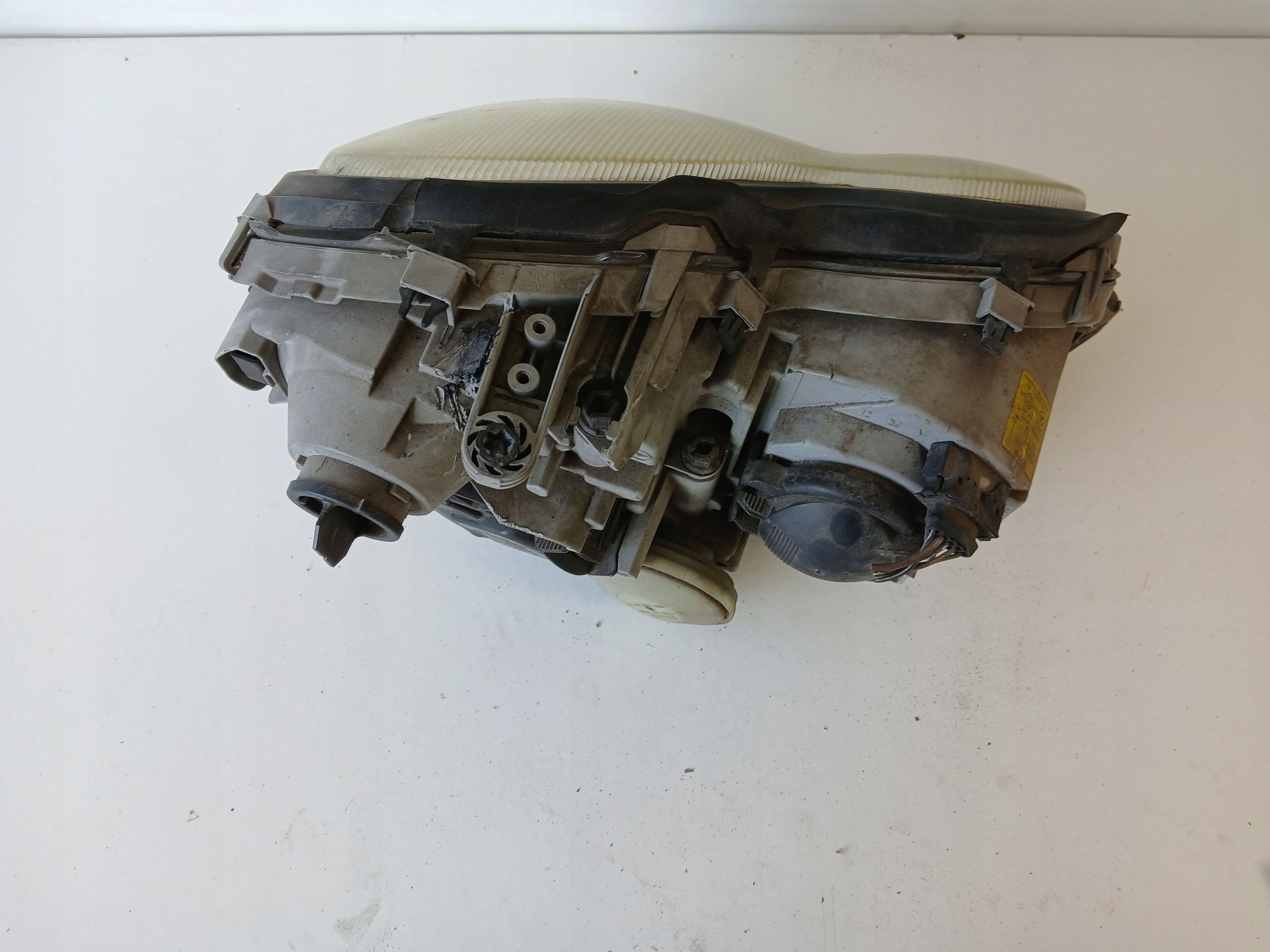 MERCEDES W203 light left front A2038200161