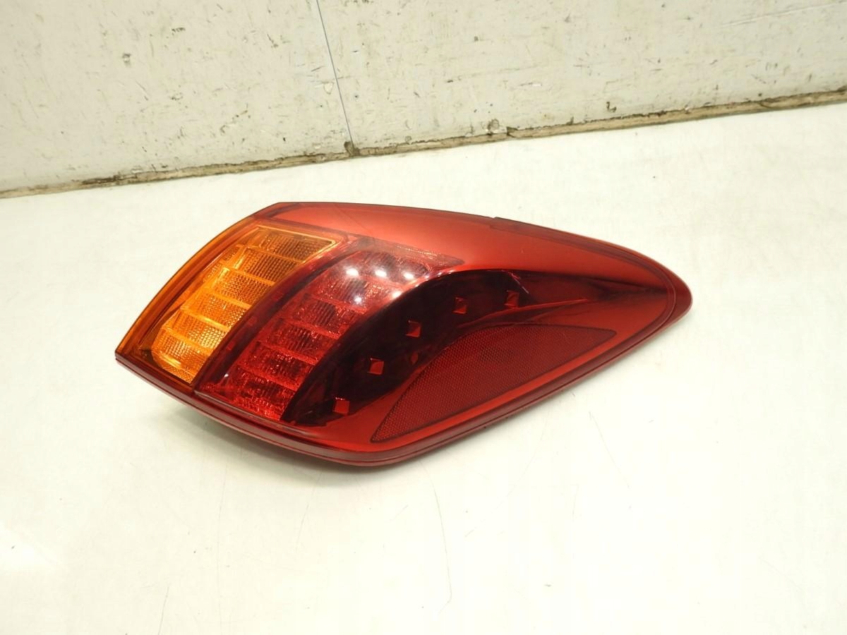 LAMPA PRAWY TYŁ NISSAN MURANO Z51 Strona zabudowy prawa