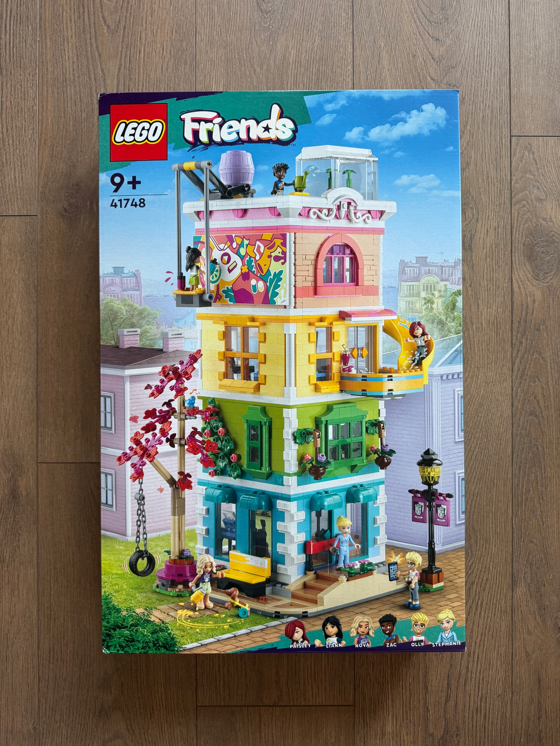 Lego Friends 41748 Dom kultury w Heartlake Uwaga Opis