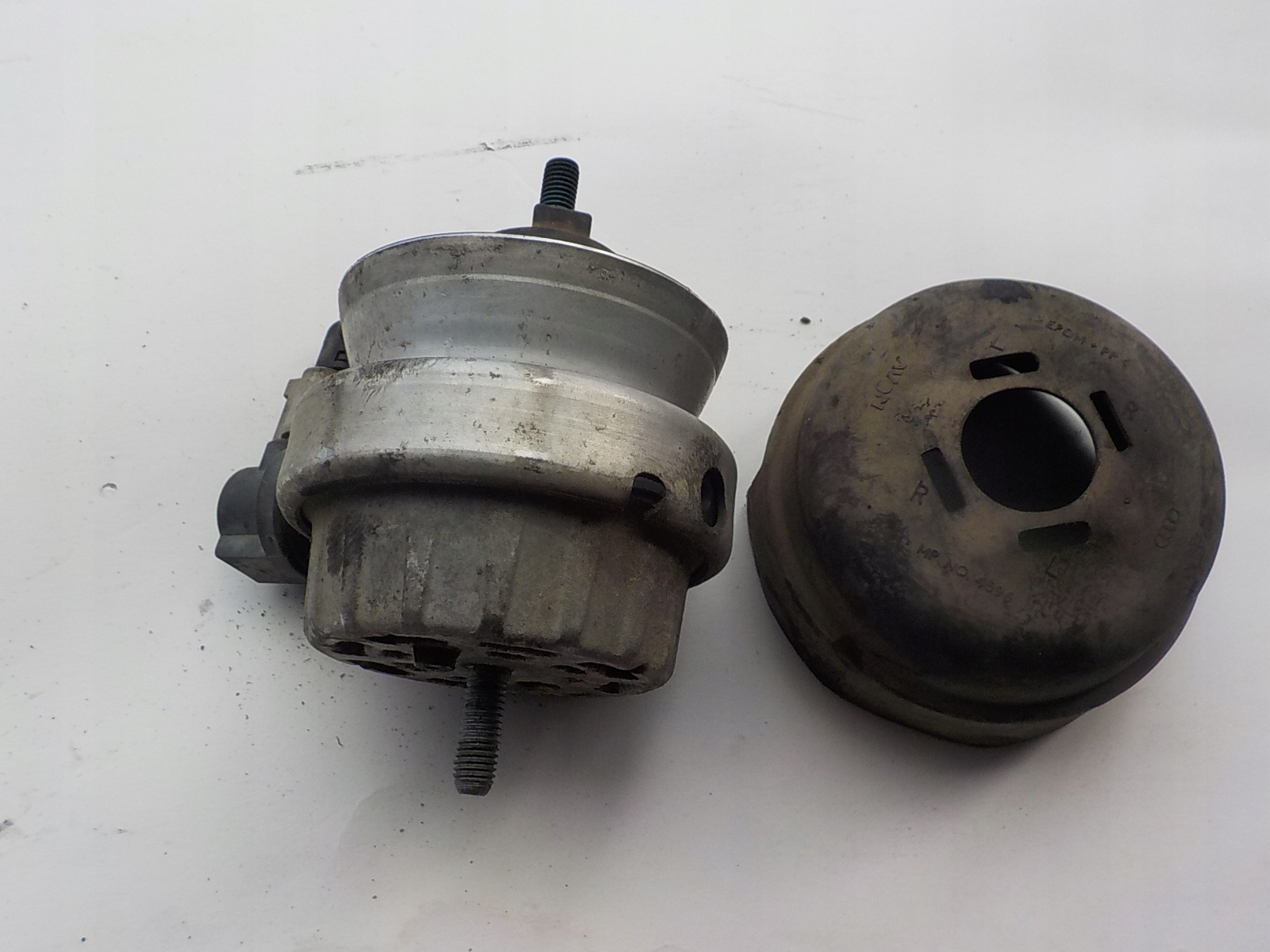 AUDI A6 C6 3.0 TDI holder engine mount 4F0199379H
