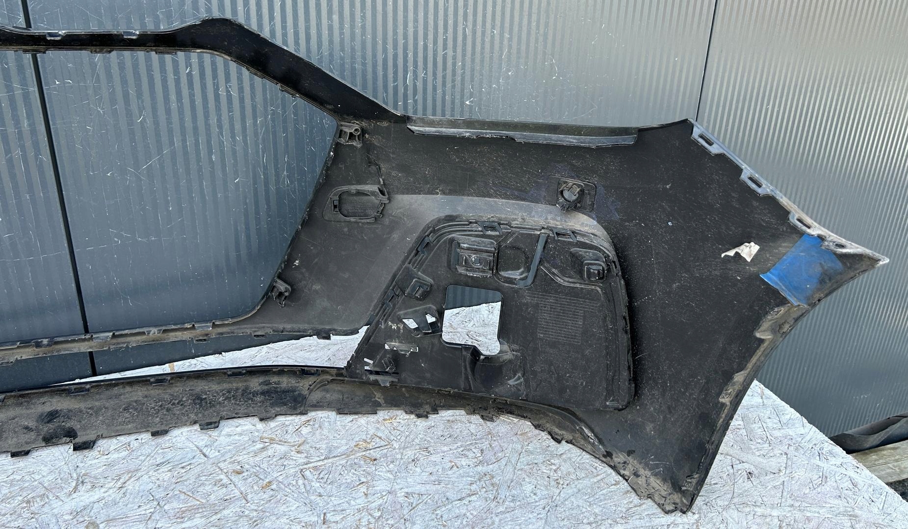 bumper front front AUDI A1 II 82A PDC
