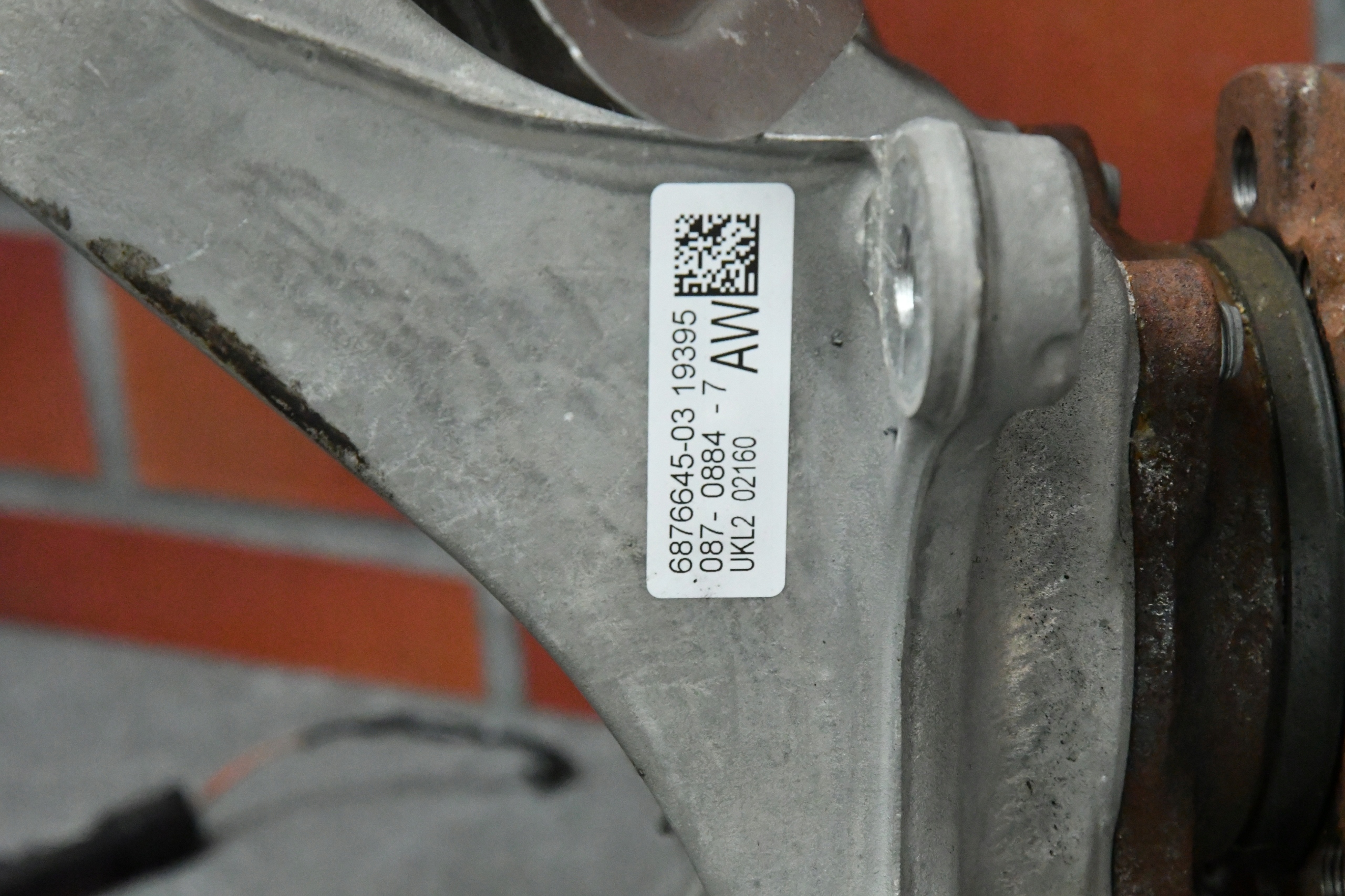 swing left arm front shock absorber left BMW X1 F48 10732km