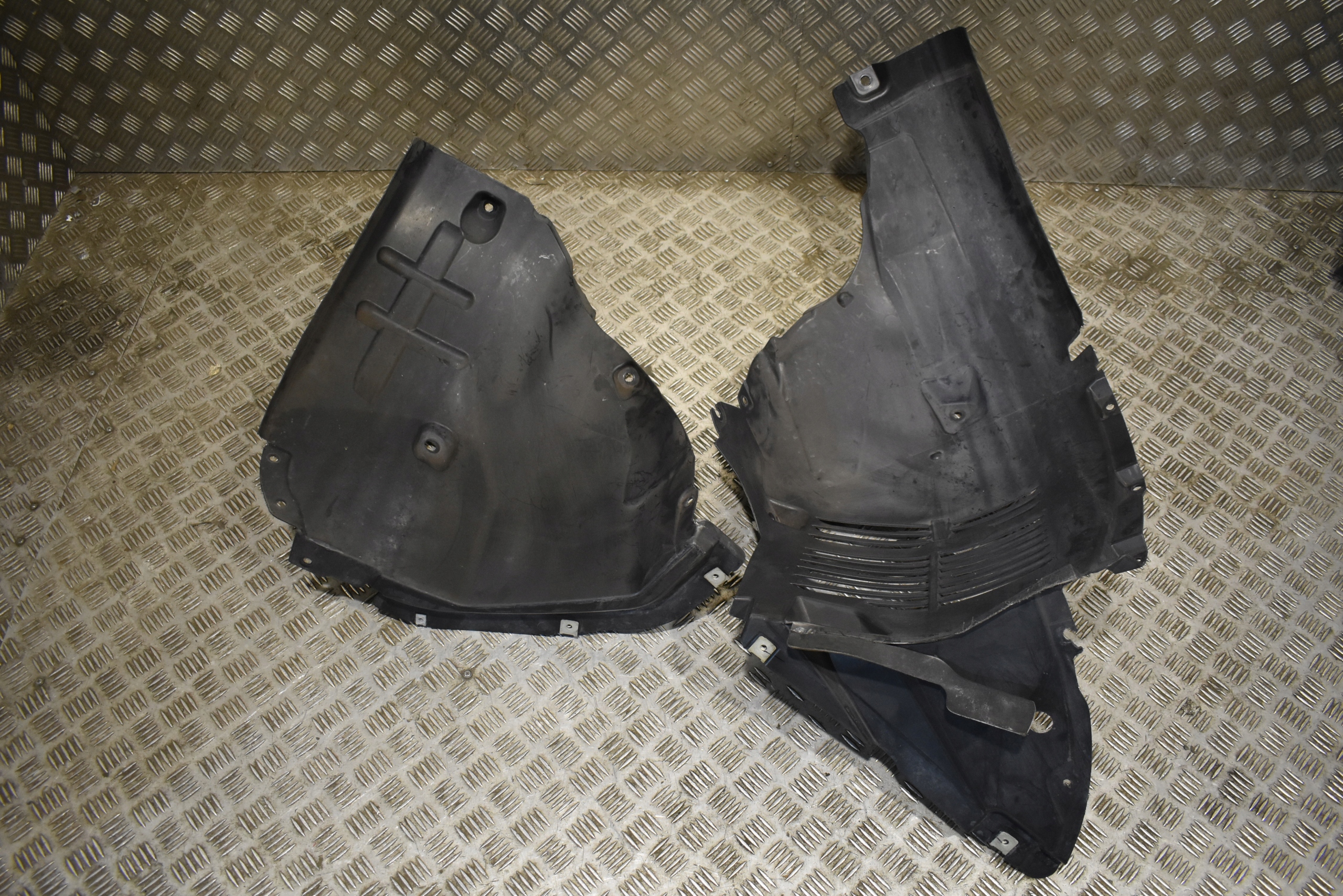 IDEALNE mudguard front front right MERCEDES SL R231 1