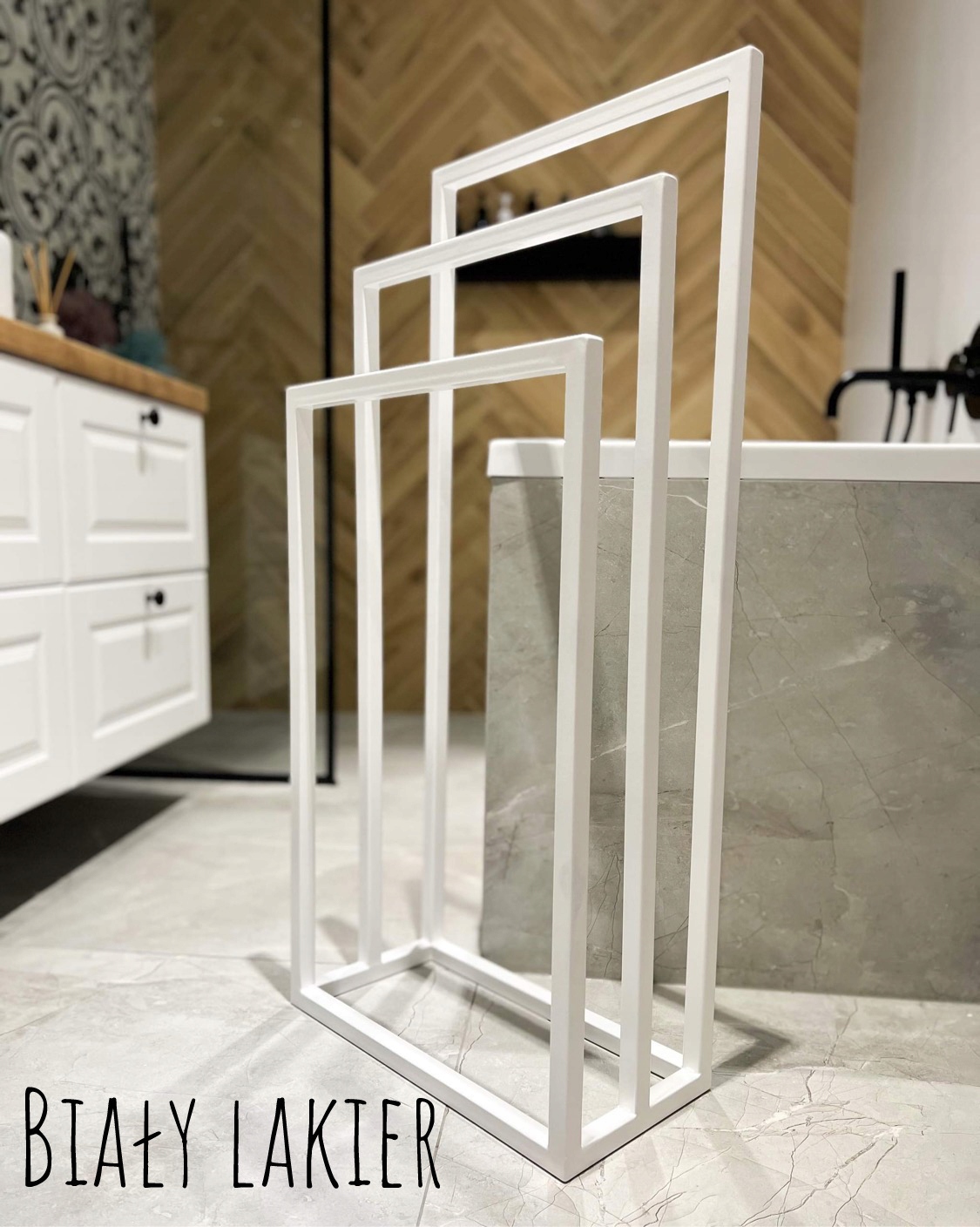 Wieszak na ręczniki ŁAZIENKOWY v3 stojak LOFT Wysokość 850 mm