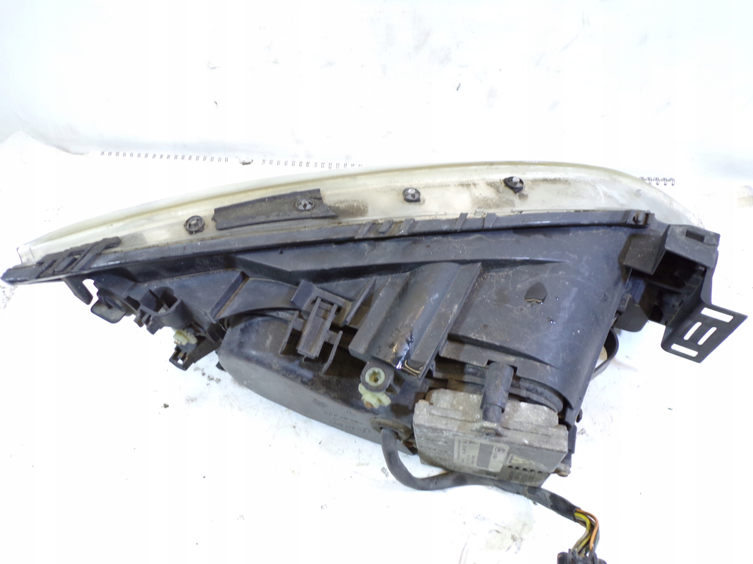 light front front left FORD MONDEO 3 III XENON (1)