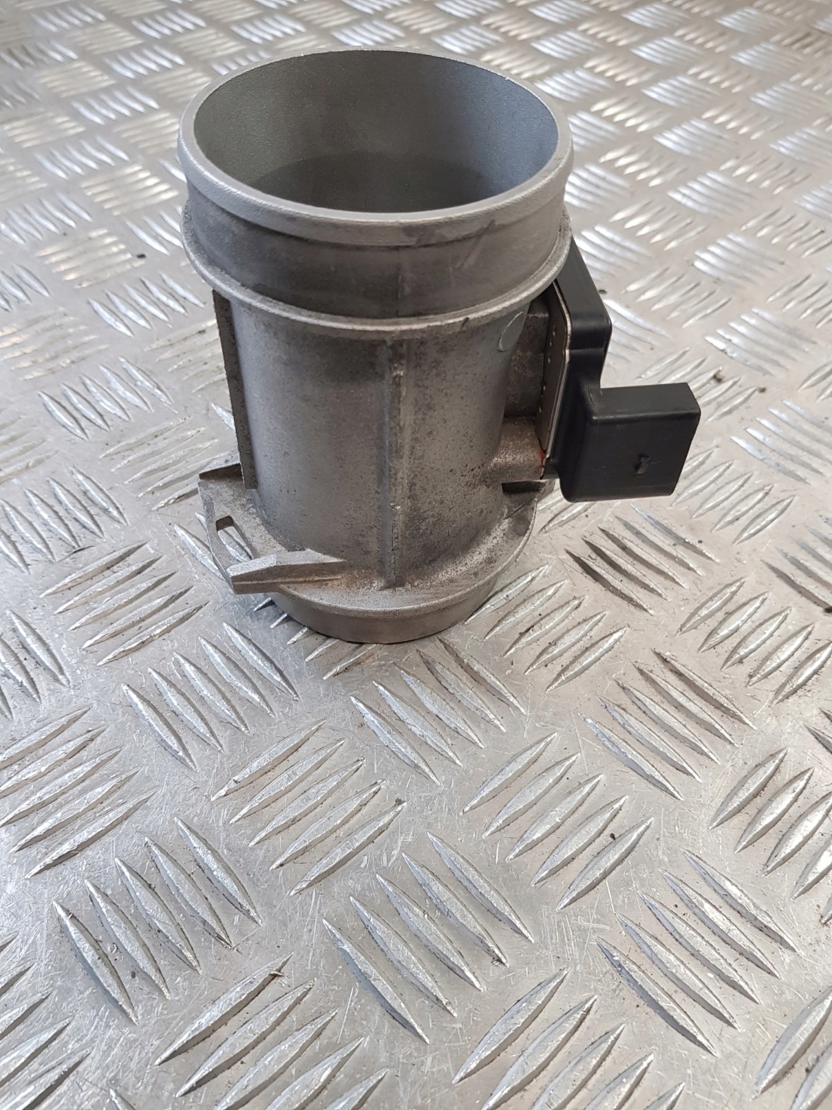 flow meter 059906461D VW PASSAT B5 FL 2.5TDI 02R