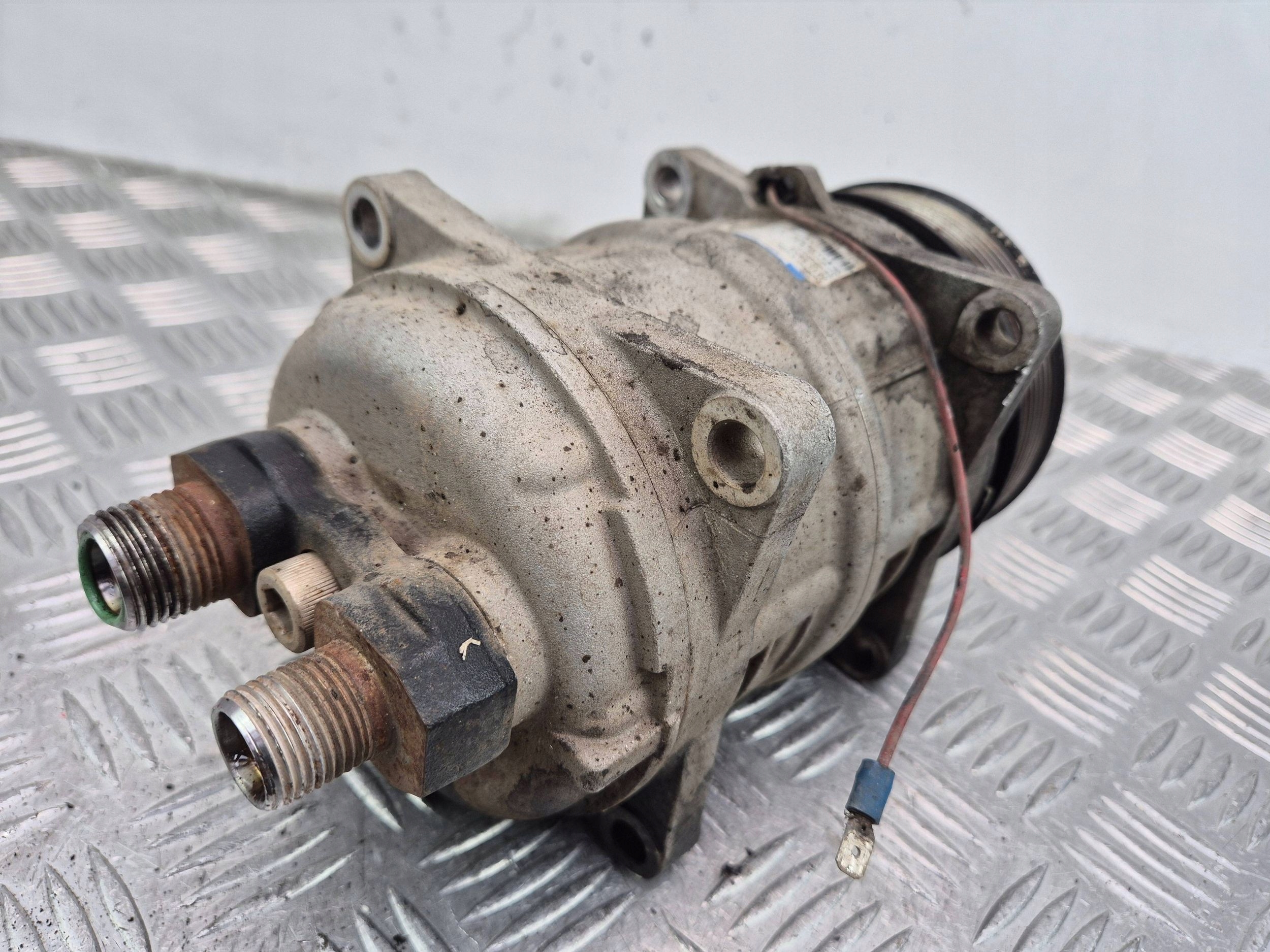 Mercedes 2.2 CDI SPRINTER W907 compressor; 03935853 OM651