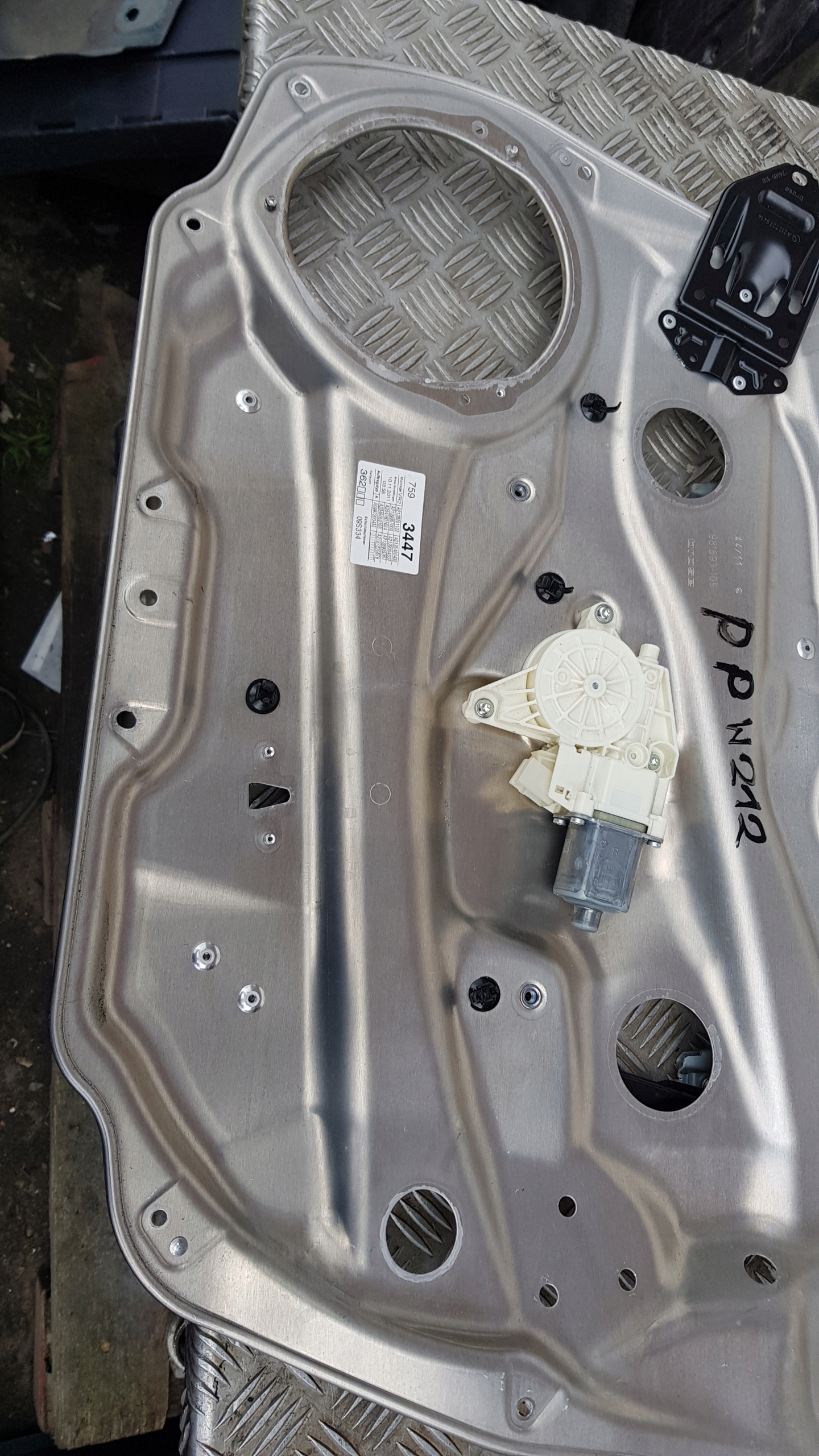 MERCEDES W212 window regulator right front a2128201102
