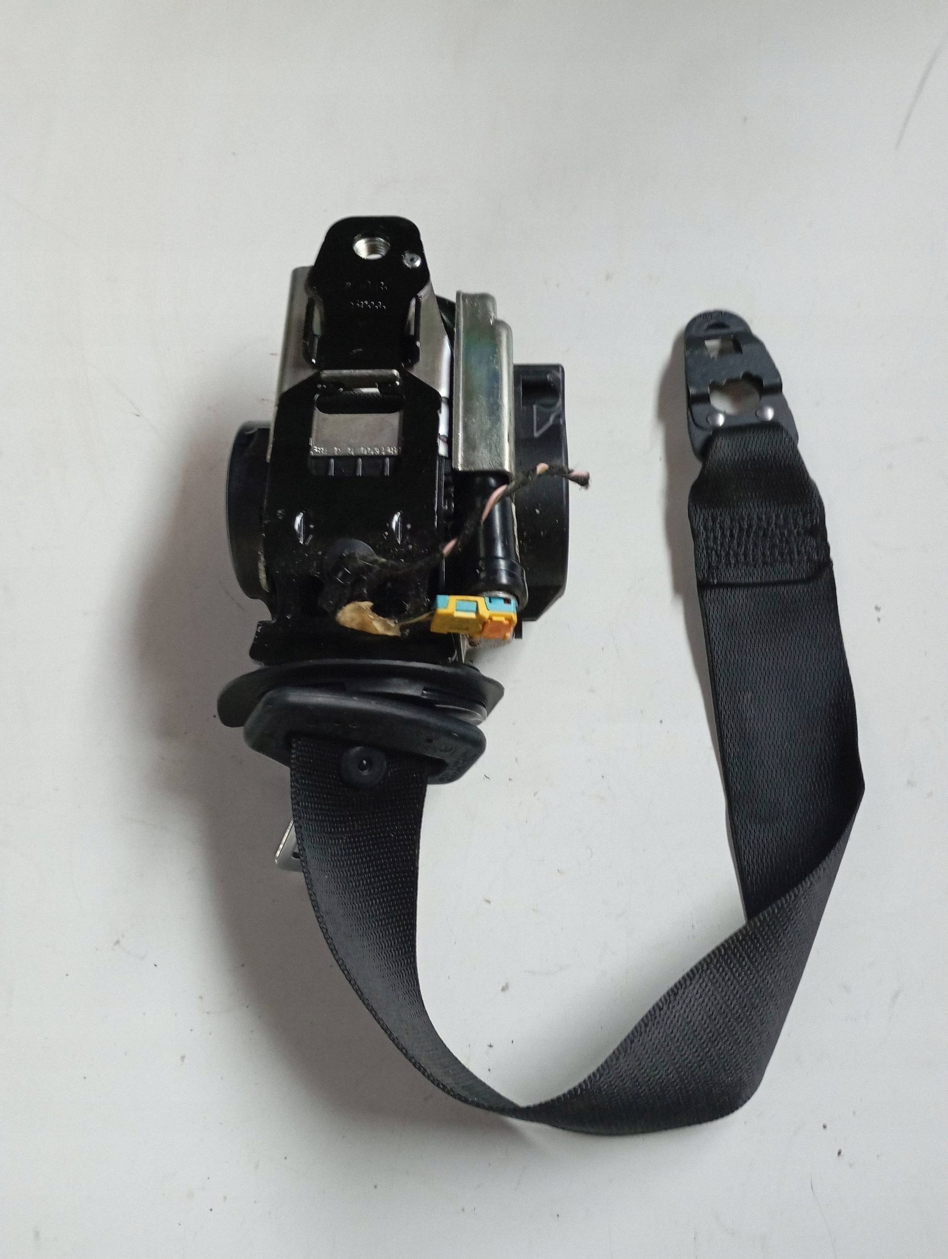front tension belt safety front left MERCEDES C W205 A2058600185