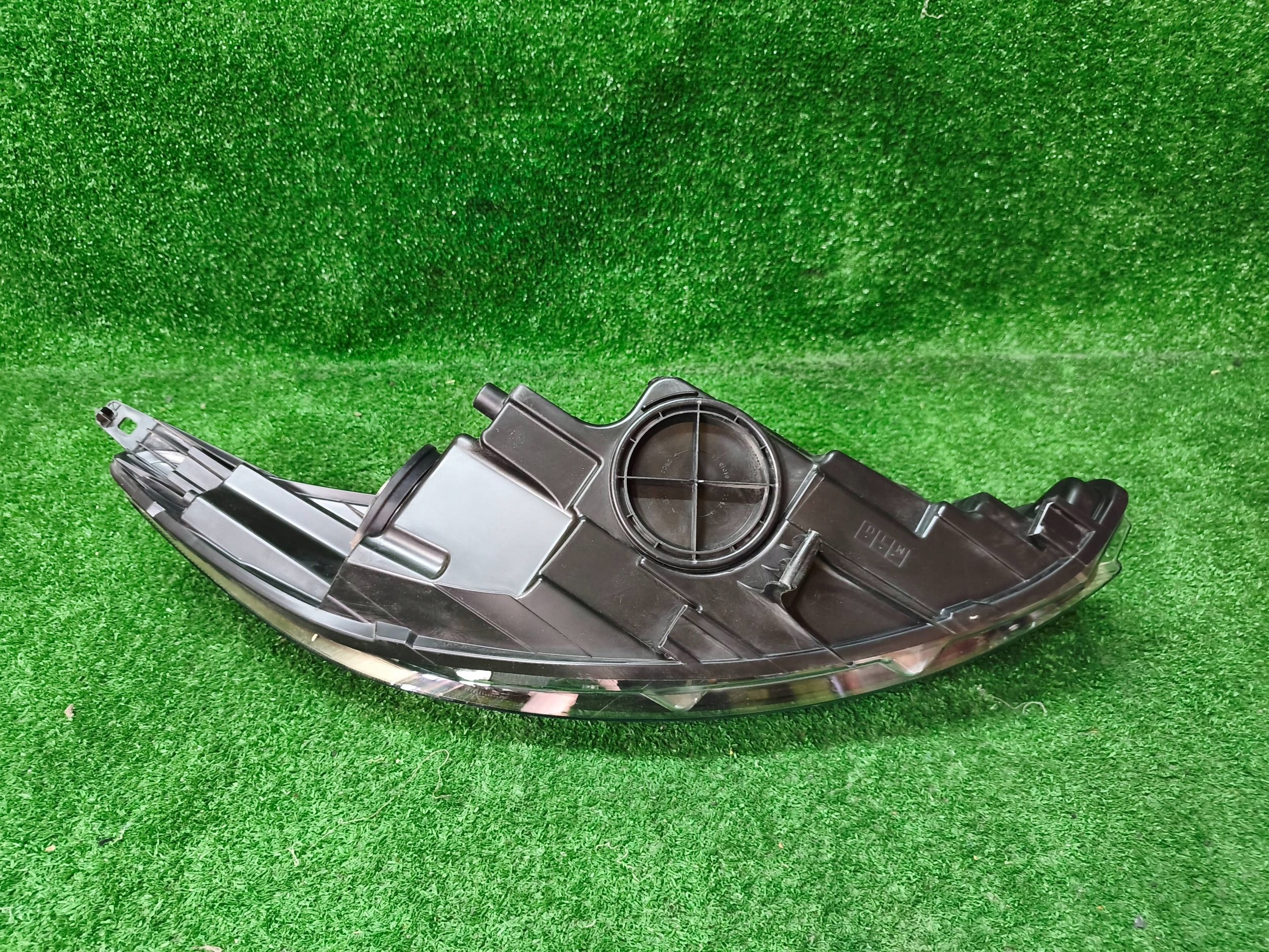 REFLEKTOR left front FORD FIESTA MK7 NR.1218