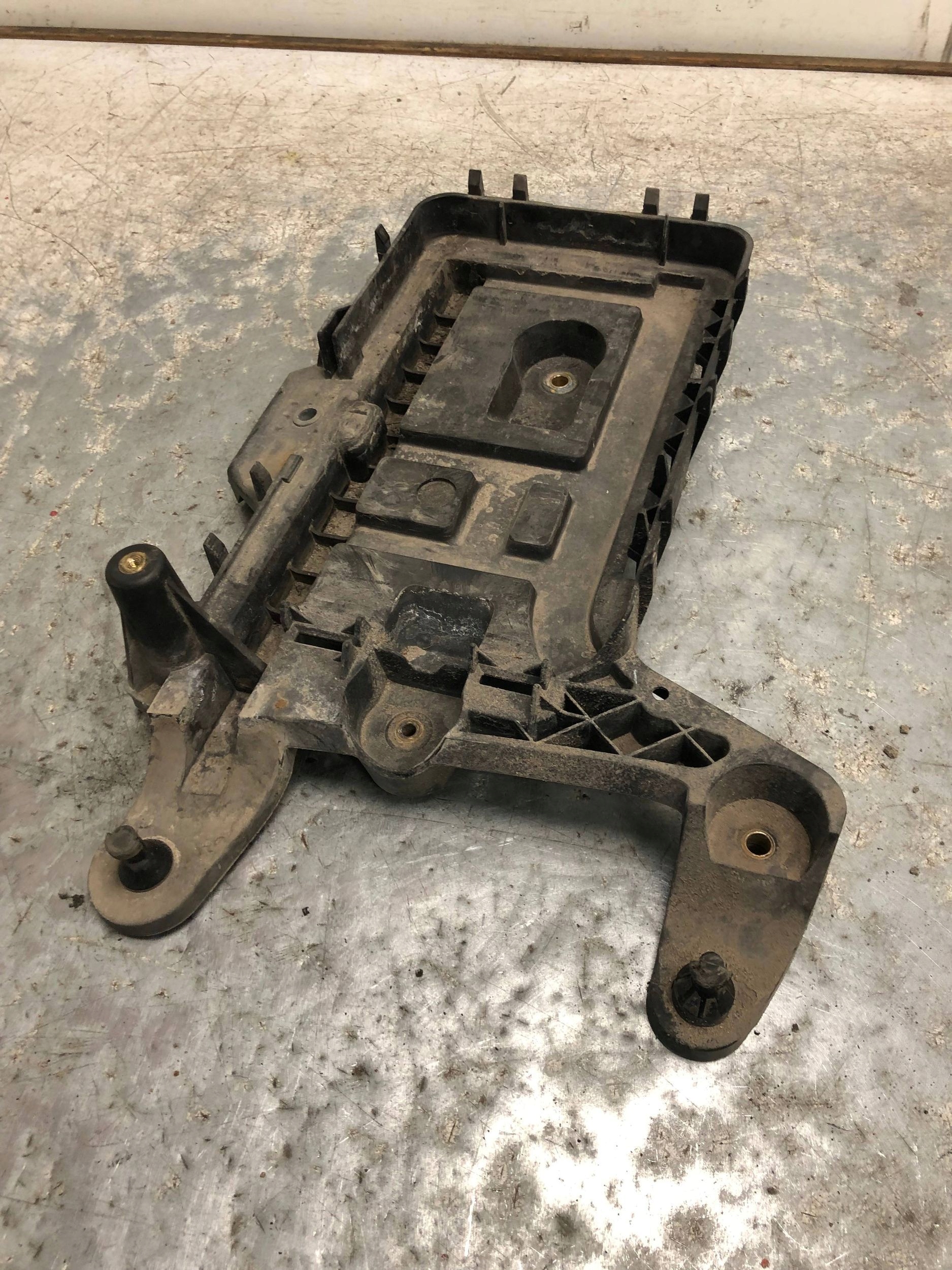 držač akumulatora SEAT LEON II 1K0915333C