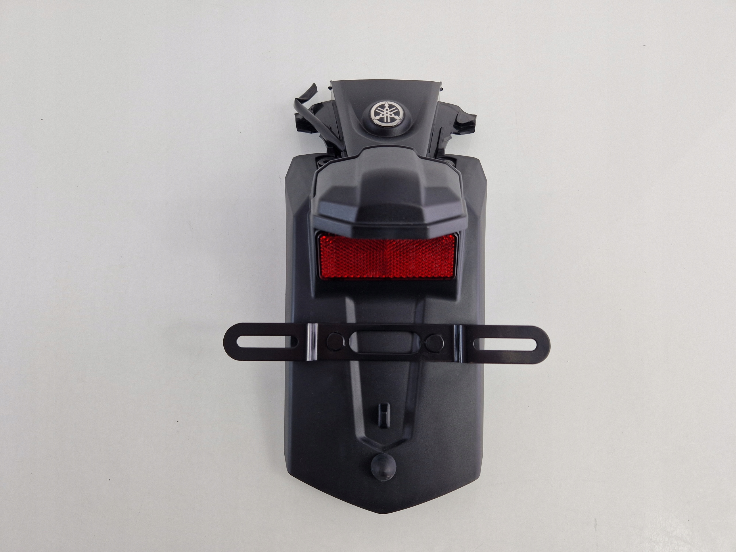 2S3216291000 - H888 YAMAHA V-MAX 1700 кріплення плати 11-16 OE