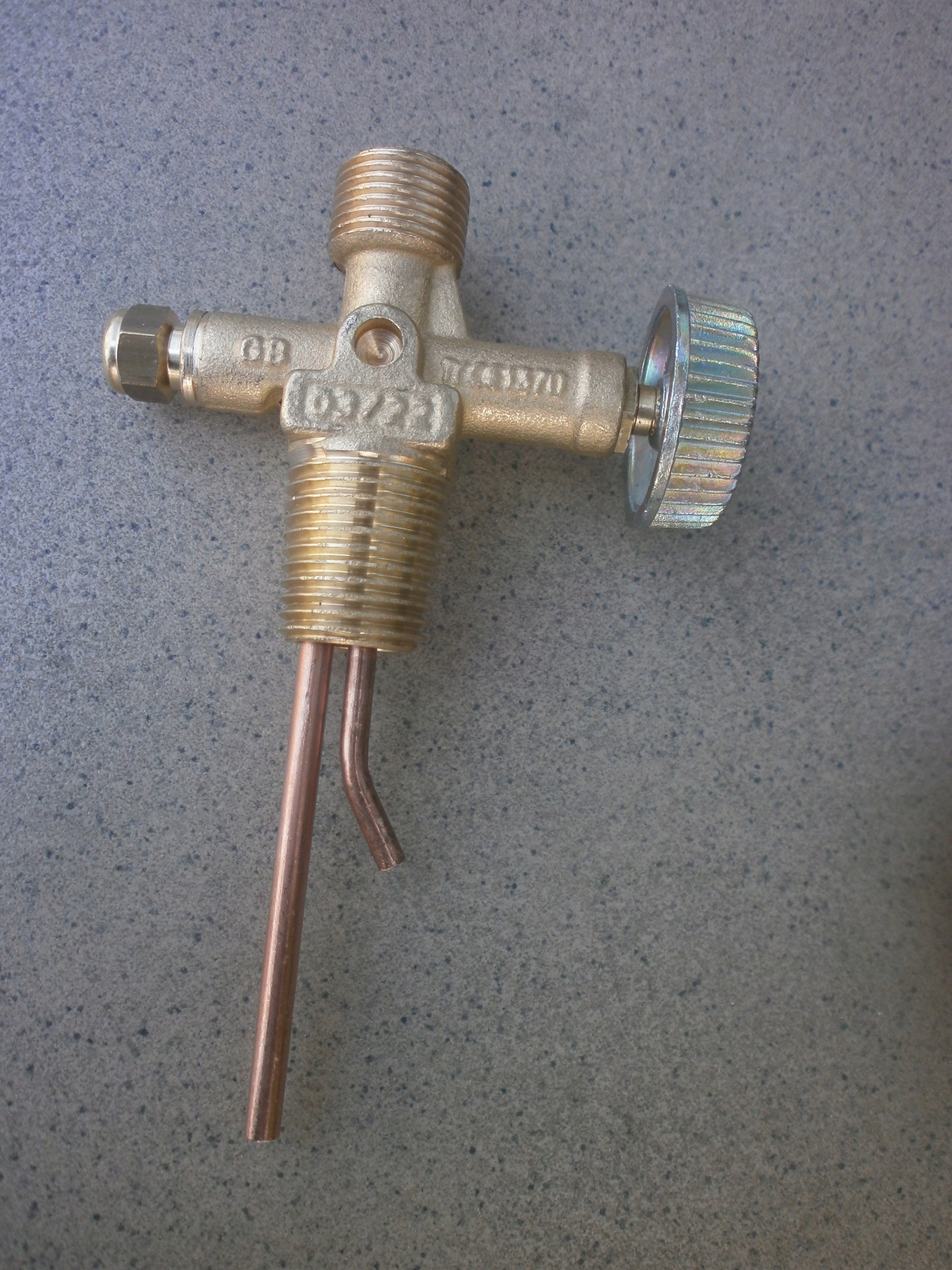 Zawór do butli turystycznych 0,5kg -5kg Model PROPANE