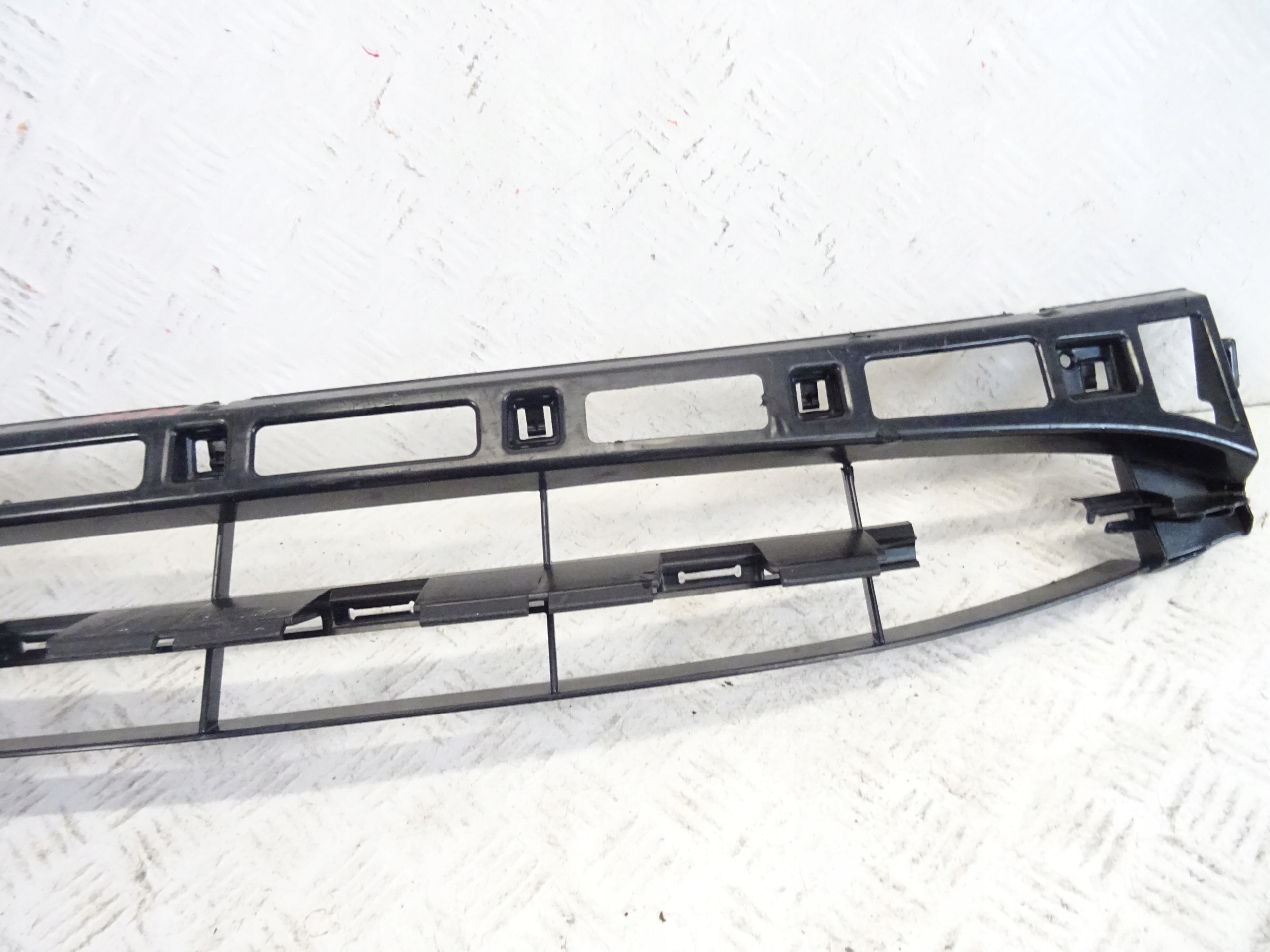 grid of a bumper front front central JAGUAR X-TYPE 1X43-17K949-AD