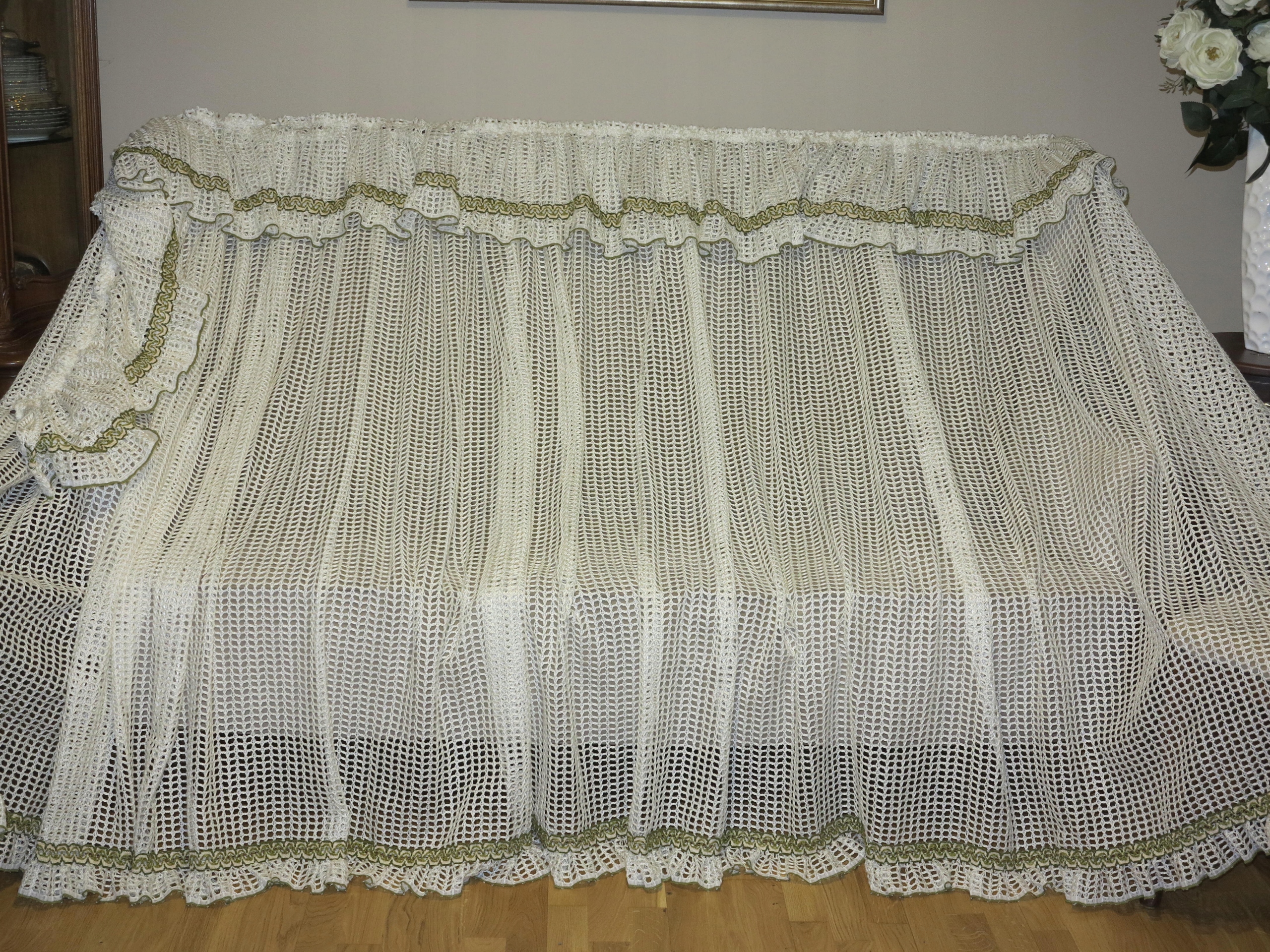 PIĘKNA SIATKOWA STARODAWNA FIRANA+LAMBREKIN-Z FALBANKĄĄ PASMANTERIĄ 440/155