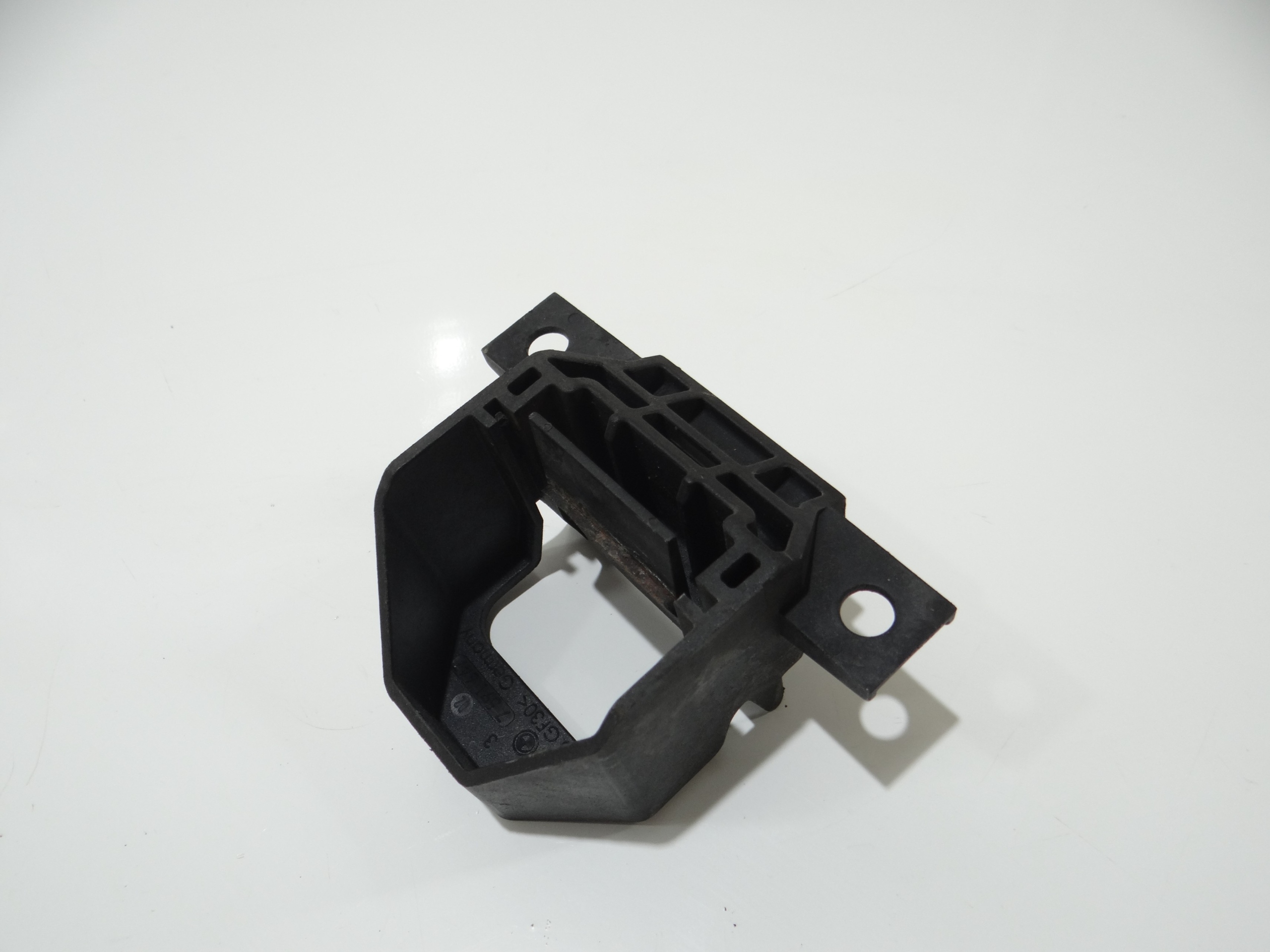 Halter Halter des Kühlers links BMW E84 E87 E88 E90 7591647