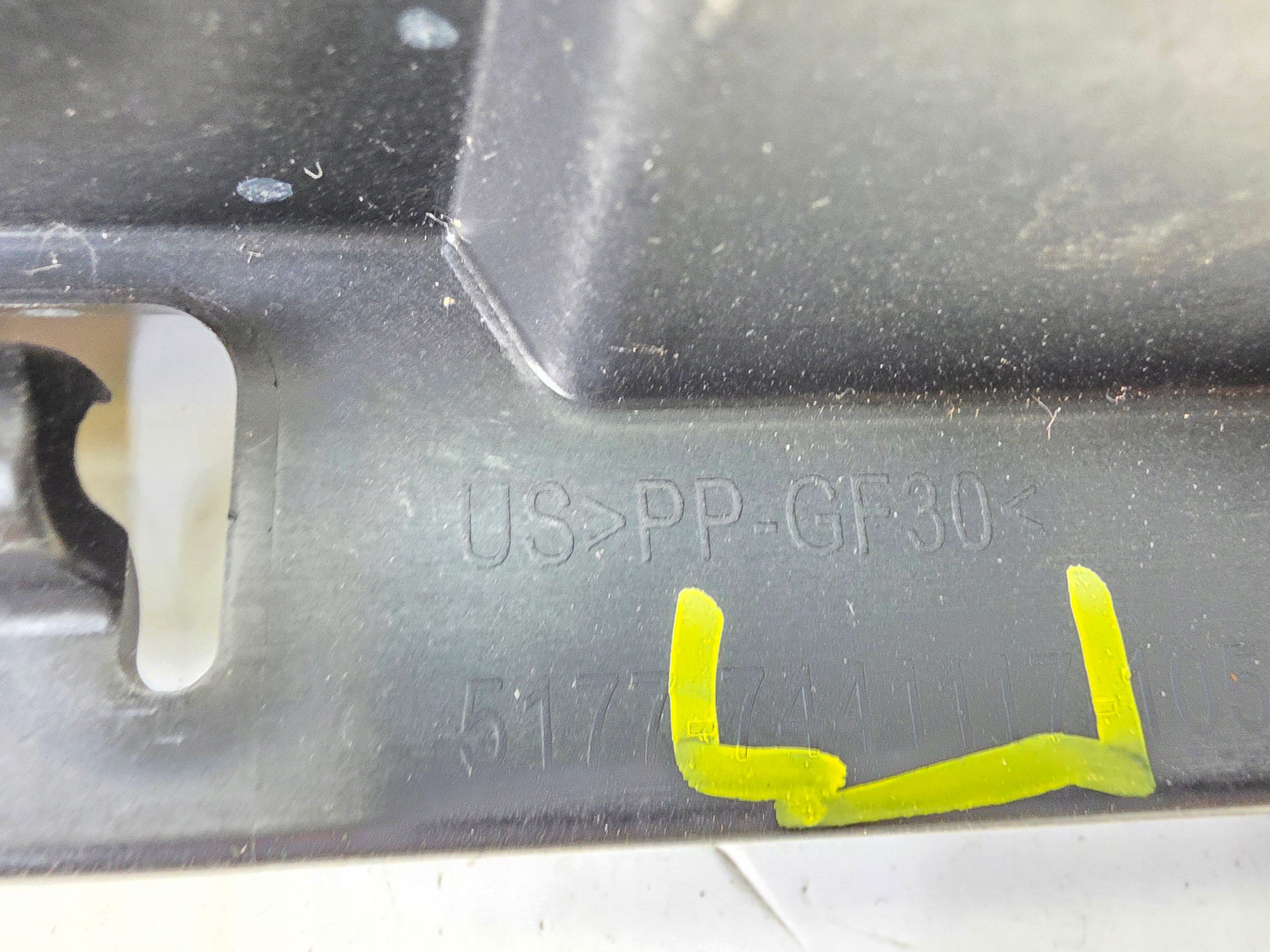 support holder mouldings PROGOWEJ left BMW X7 G07 LCI 7441117