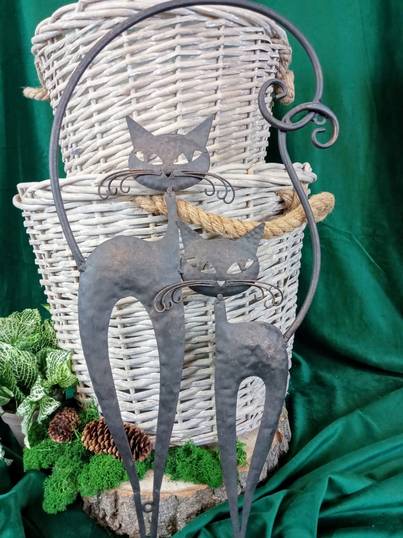 RATANOWY KOSZ BEŻOWY Z USZAMI OSŁONKA 25×22×22 CM Materiał inny