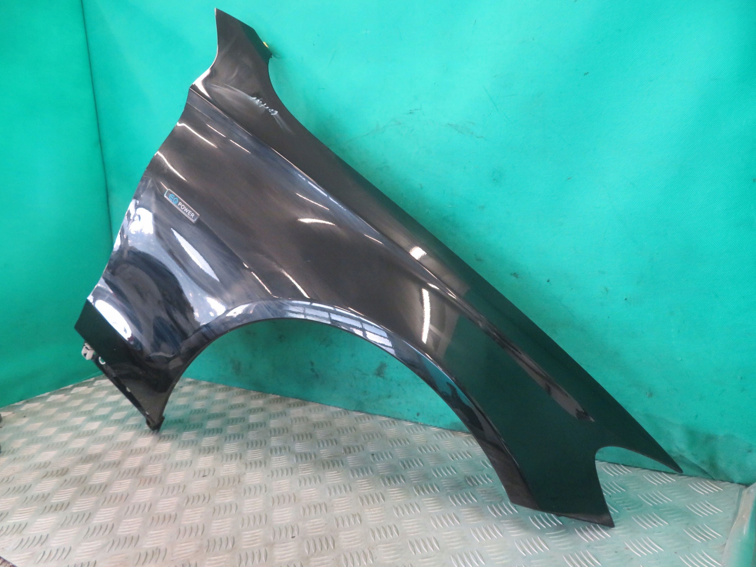fender right front MERCEDES W205 C KLASA 18R