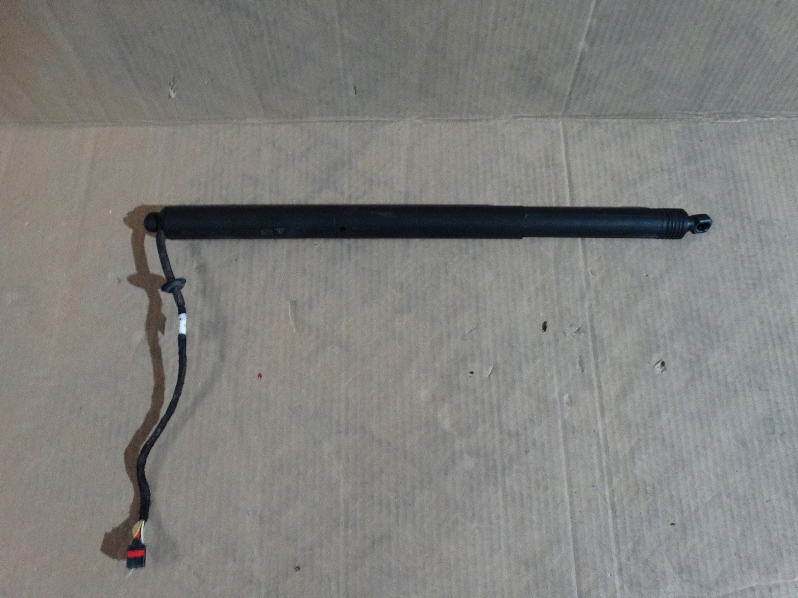 IDEALNY damper bonnet boot PORSCHE MACAN 1