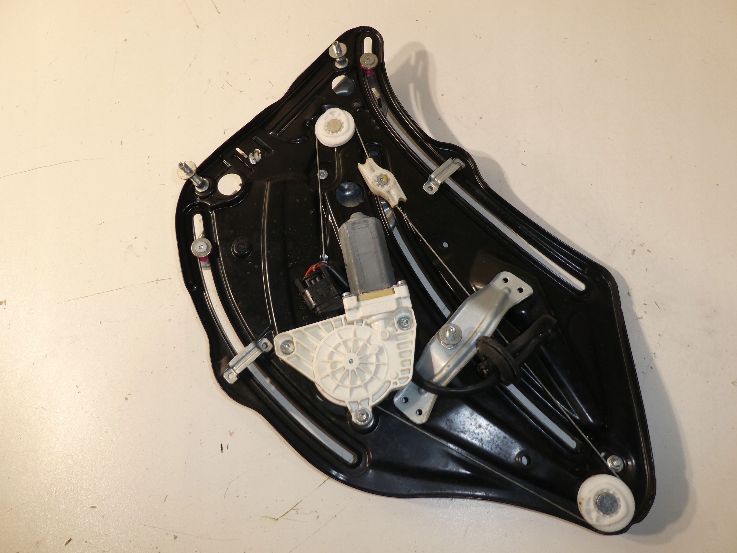 window regulator rear part MERCEDES E W207 CABRIO A2076701503