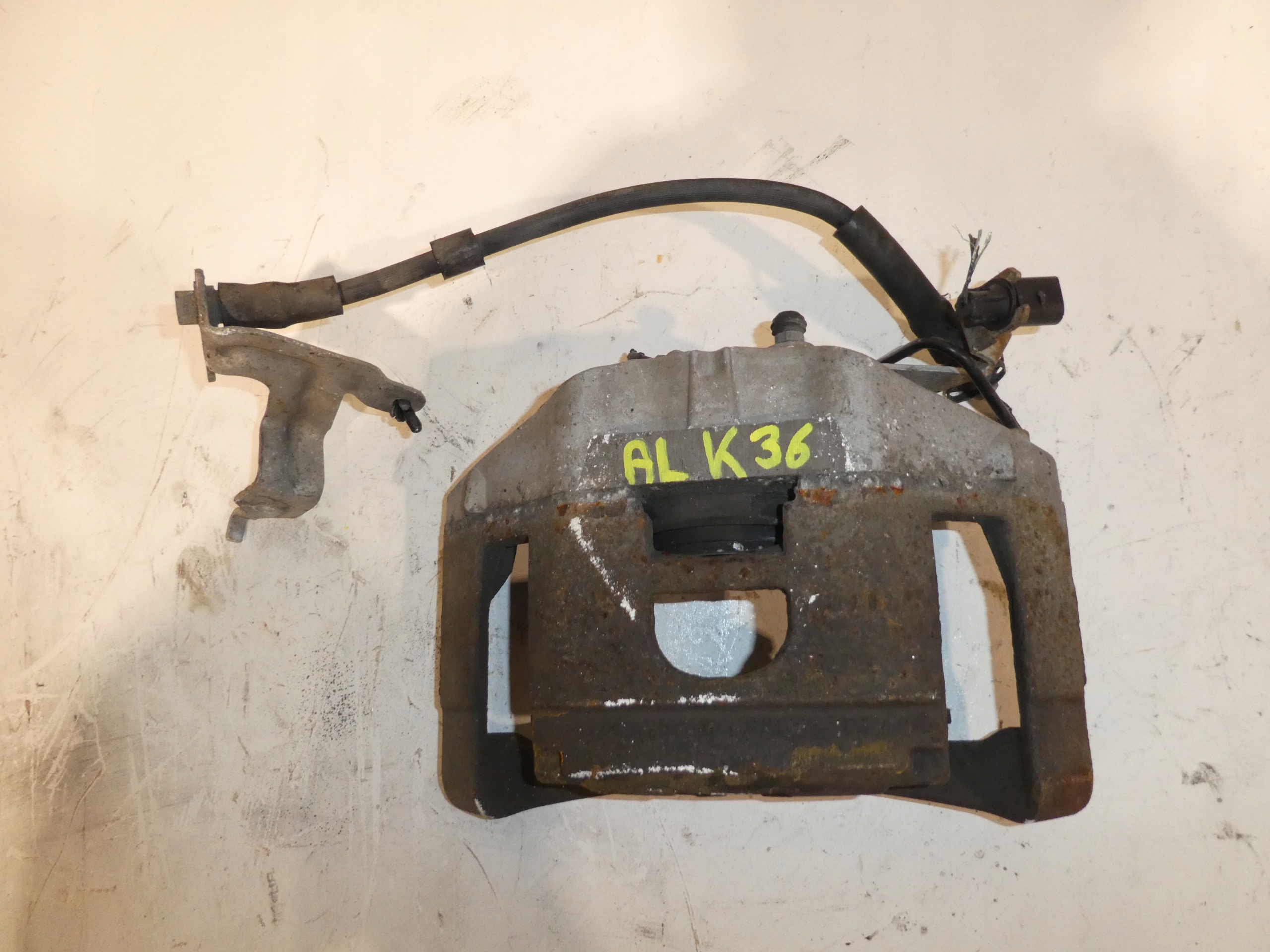 AUDI A6 C6 4F0 caliper front right 974