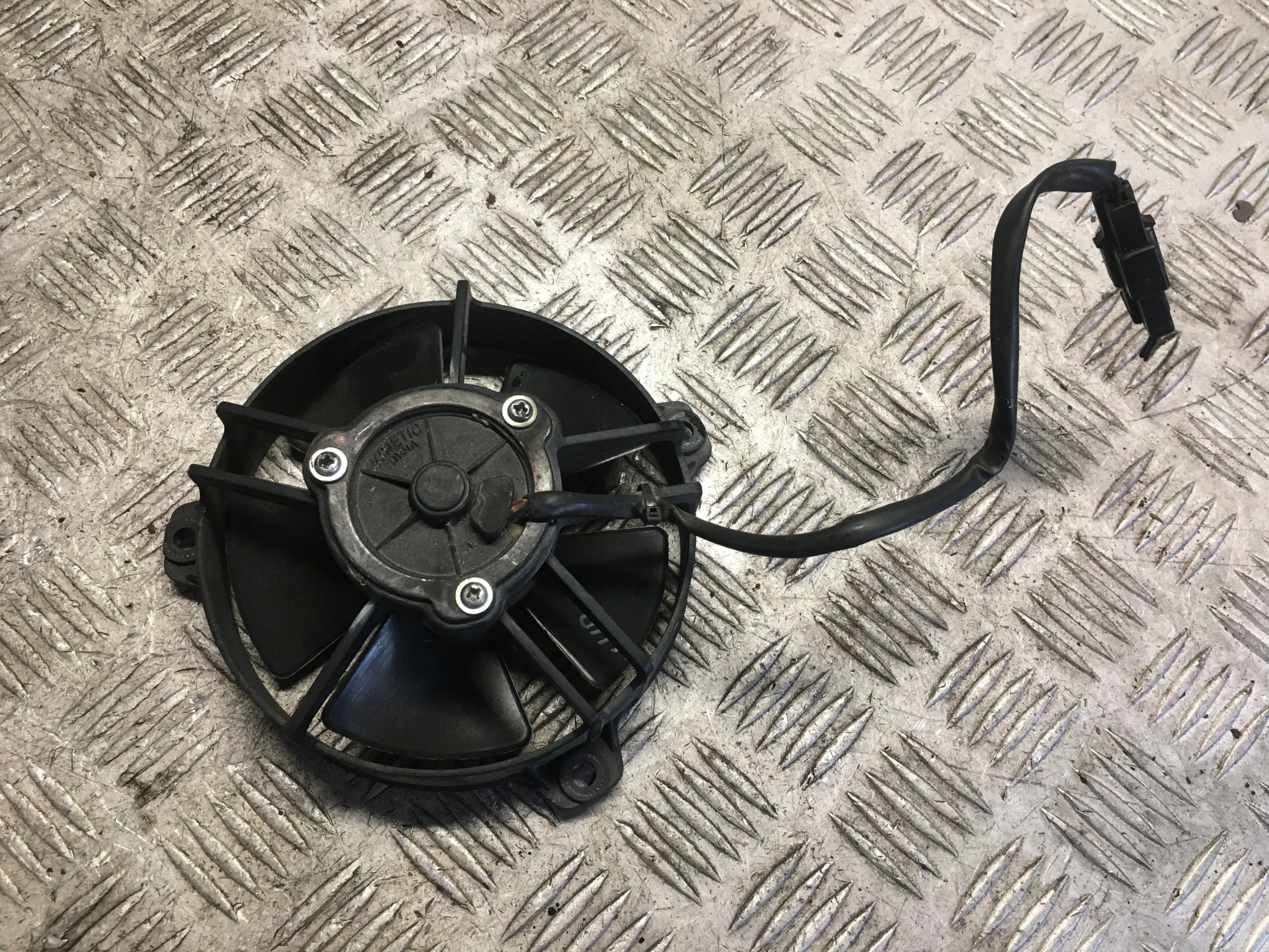 BAJAJ DOMINAR 400 ВЕНТИЛЯТОР РАДІАТОРА