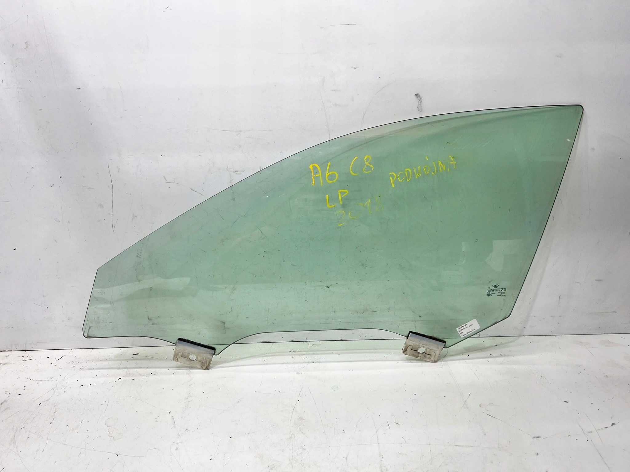 window side door left front AUDI A6 C8 PODWOJNA 4K0845021